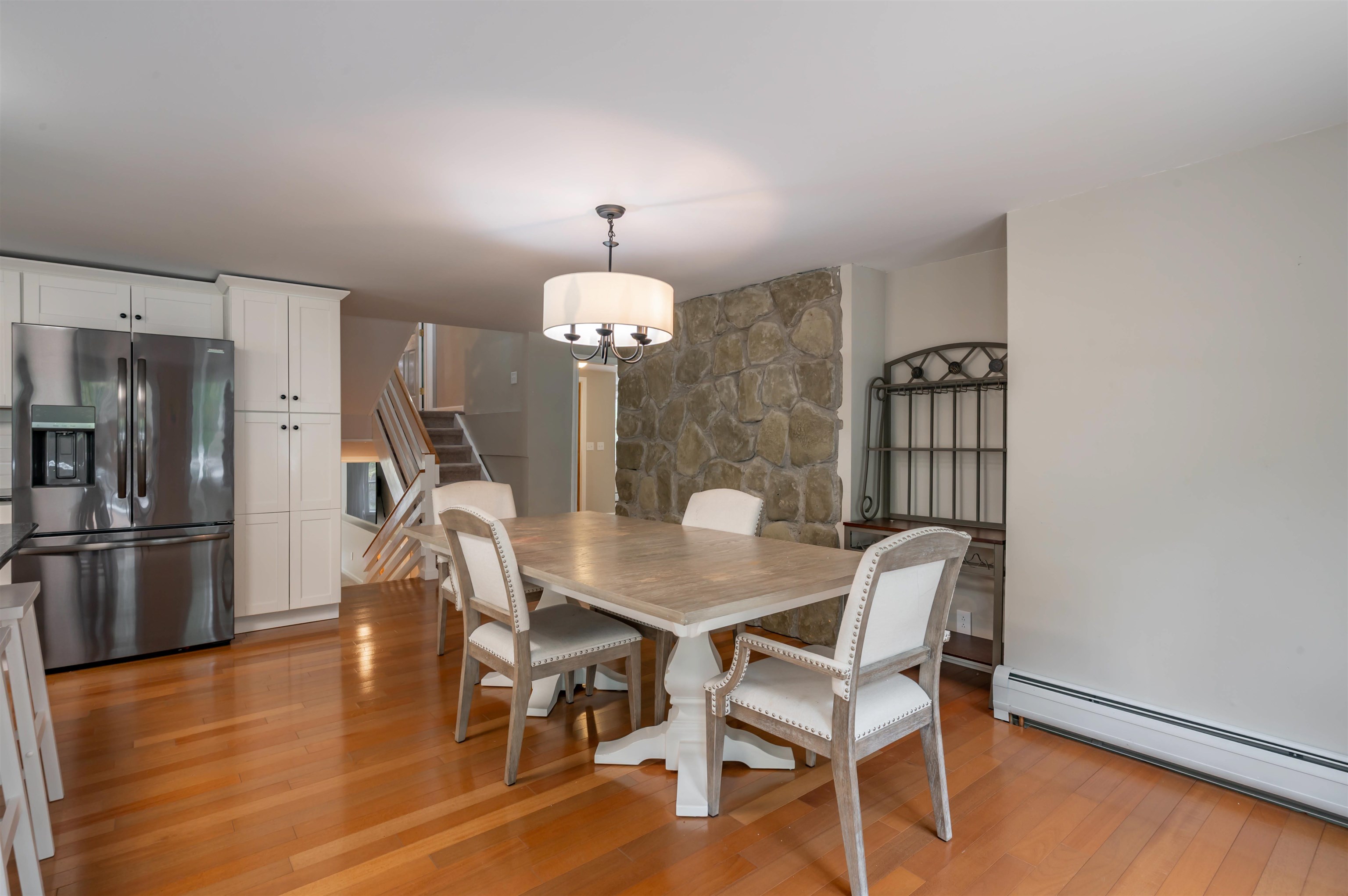 27 Pierce Ln, Hollis, NH 03049