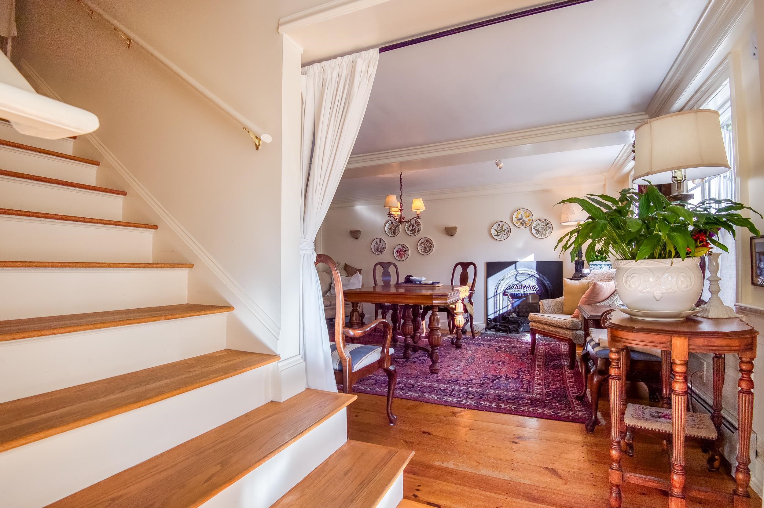 146 Calef Hw, Barrington, NH 03825