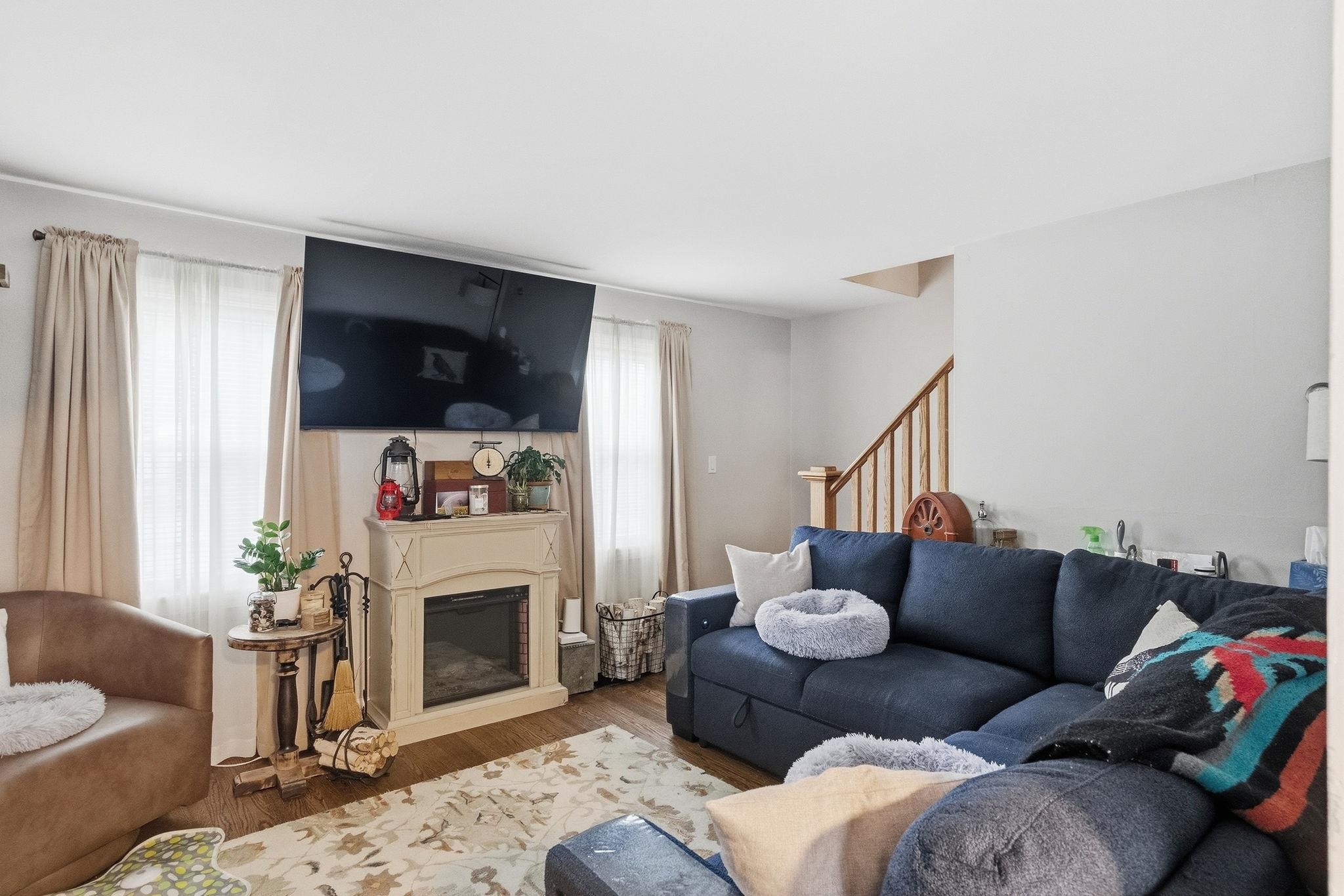 77 Merrow St, Manchester, NH 03104
