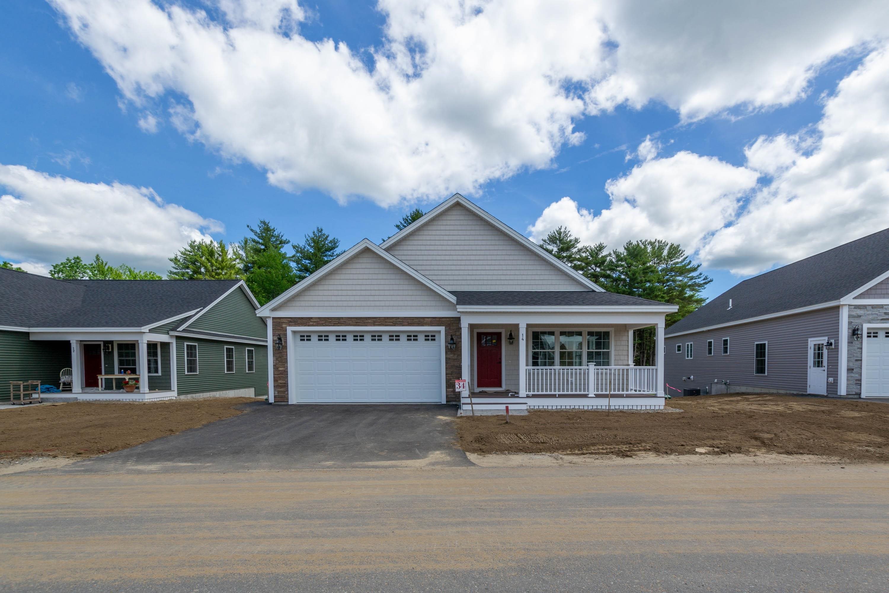 14 Mulberry Ln, Epping, NH 03042