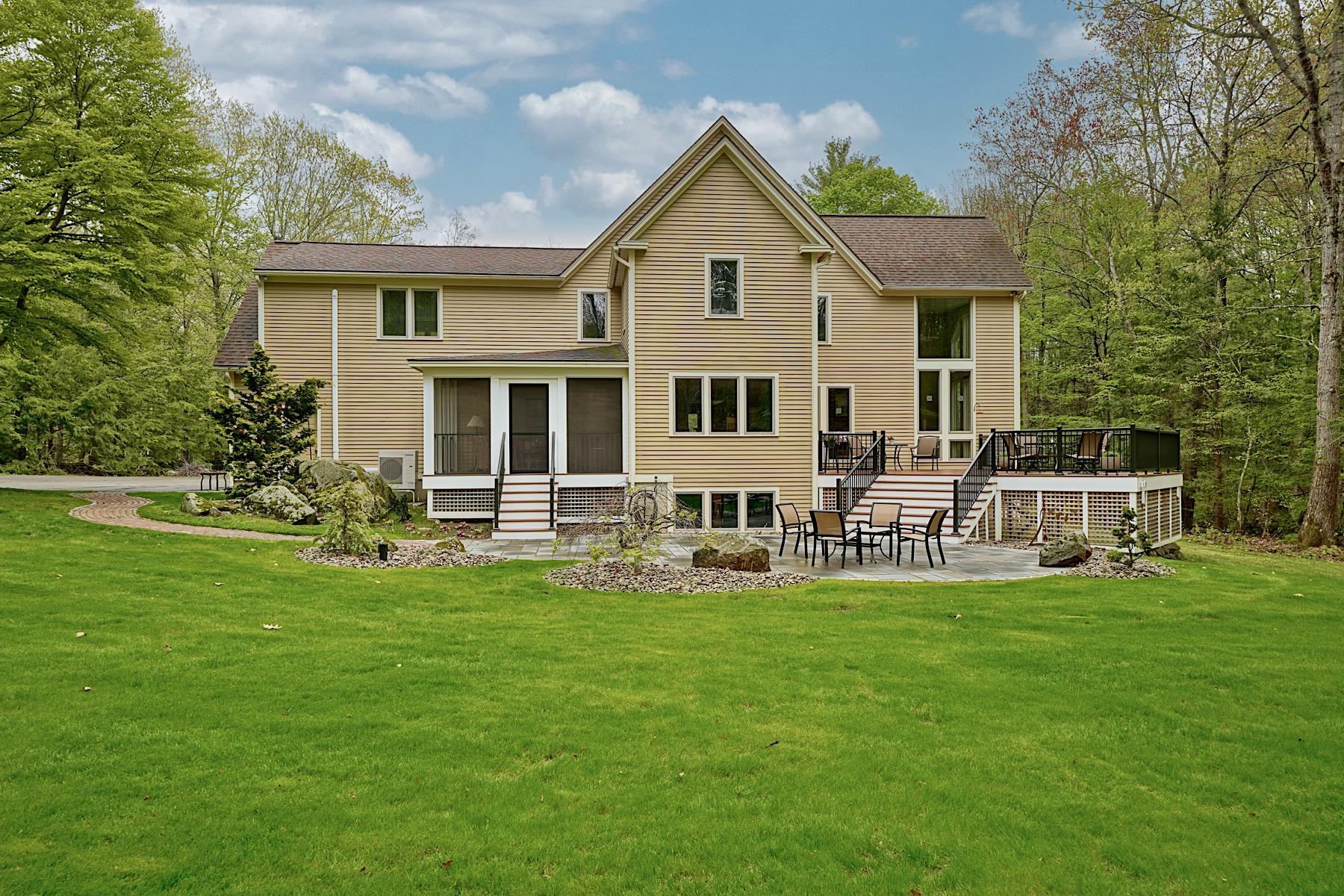 38 Bassett Ln, Newfields, NH 03856