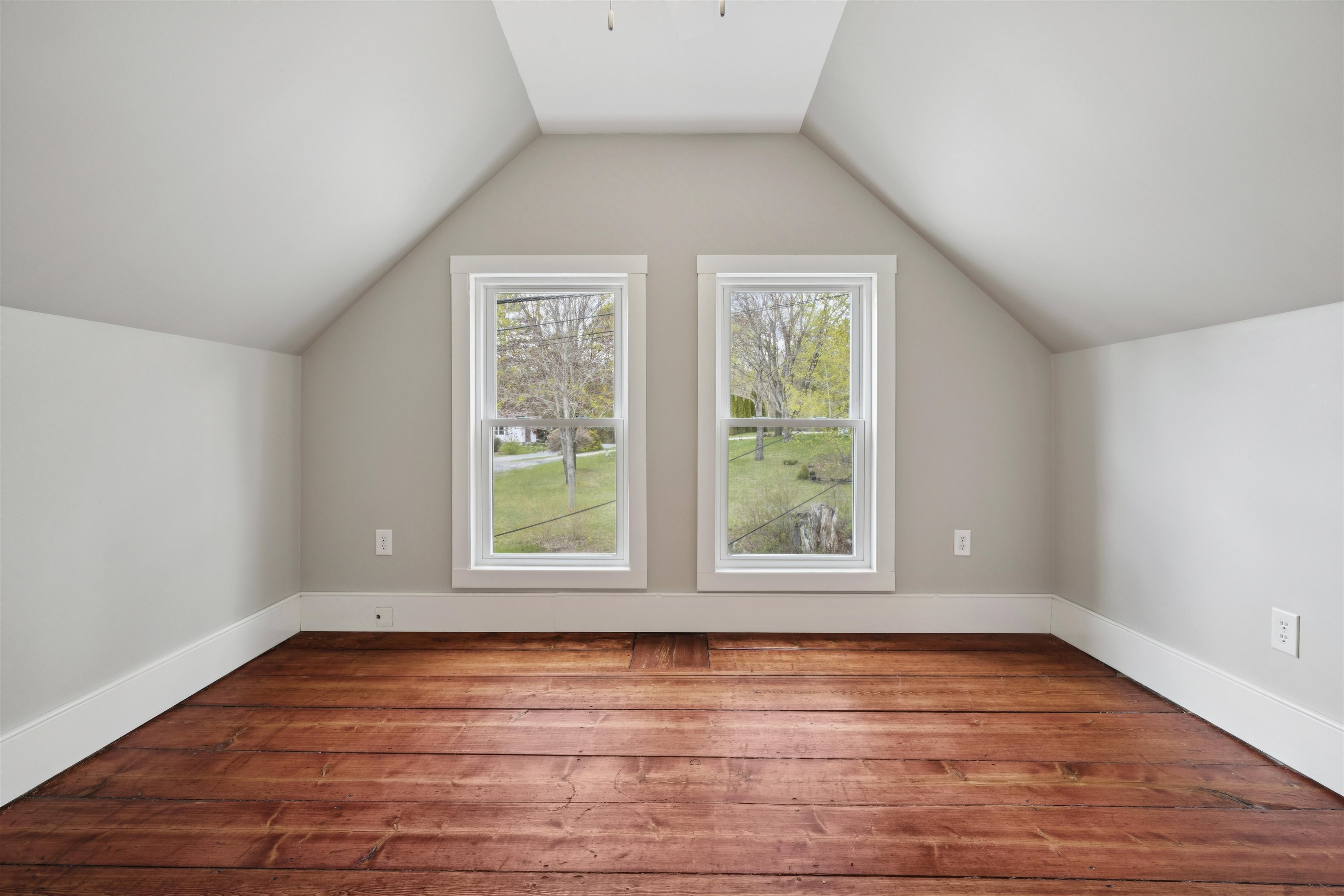 46 North Rd, Sunapee, NH 03782
