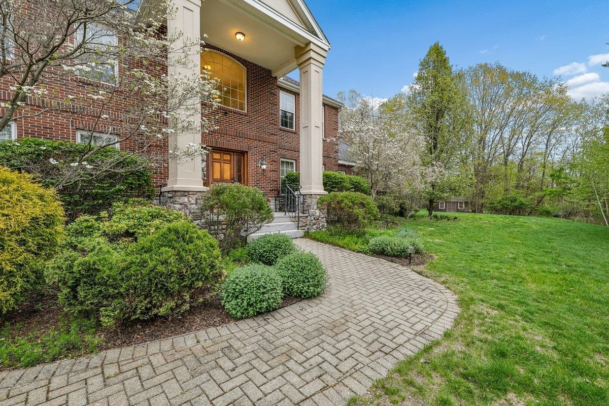 Featured Listing Photo
