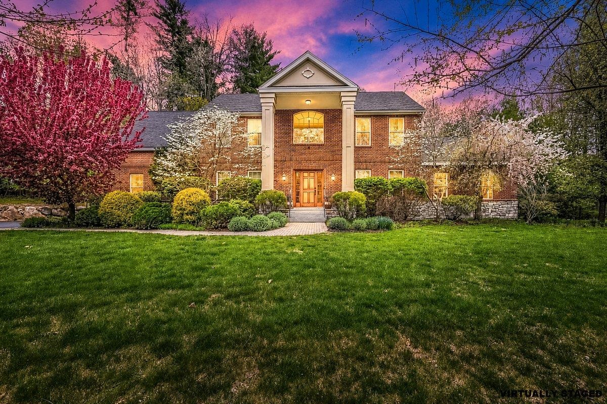 5 Millstone Ter, Bedford, NH 03110