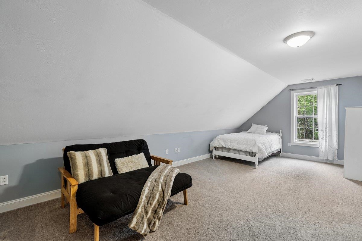 5 Millstone Ter, Bedford, NH 03110