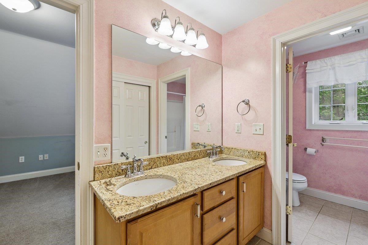 5 Millstone Ter, Bedford, NH 03110