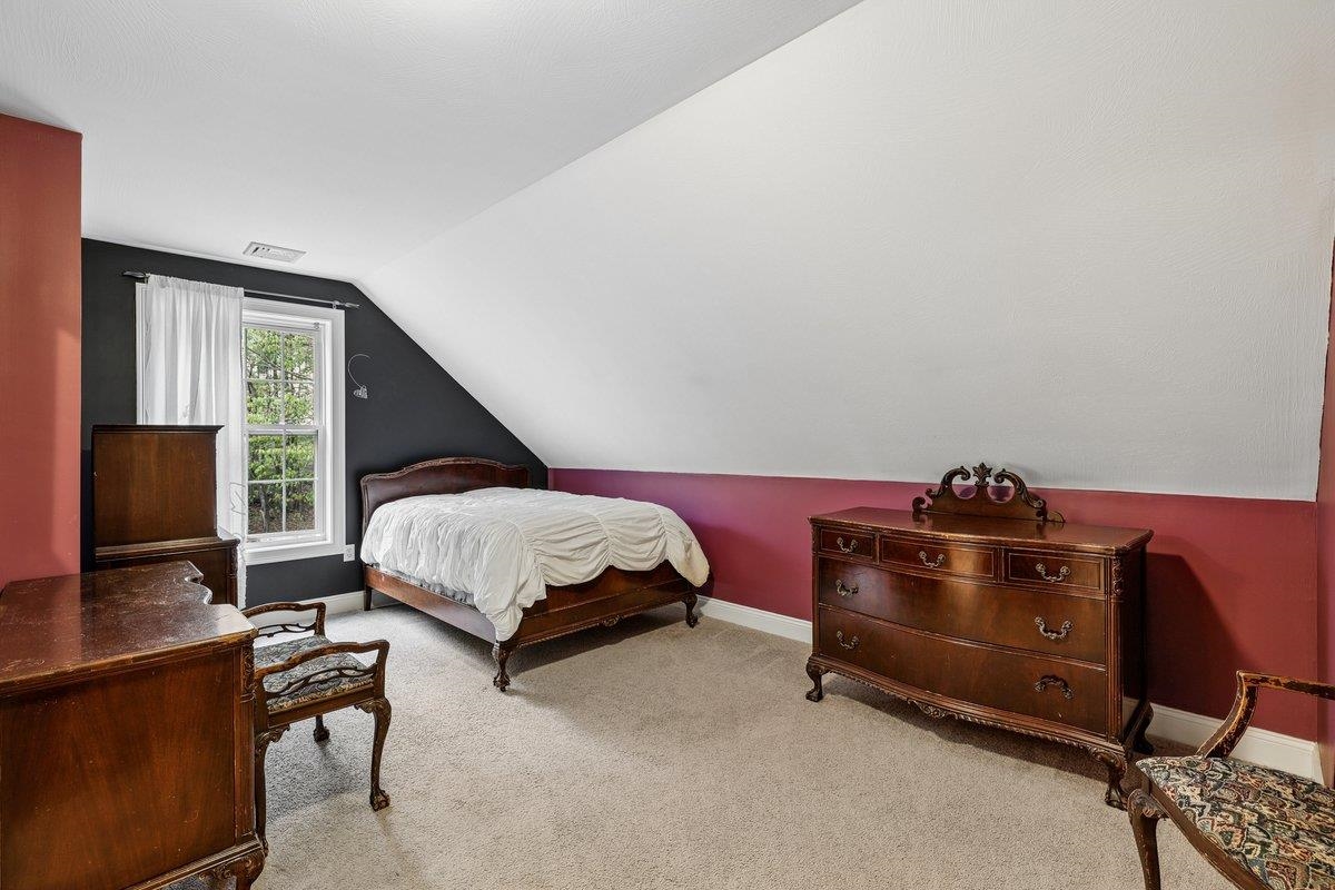 5 Millstone Ter, Bedford, NH 03110