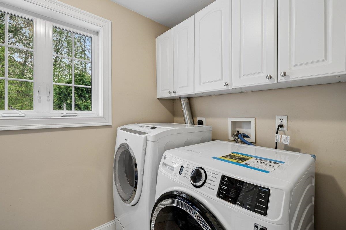 5 Millstone Ter, Bedford, NH 03110