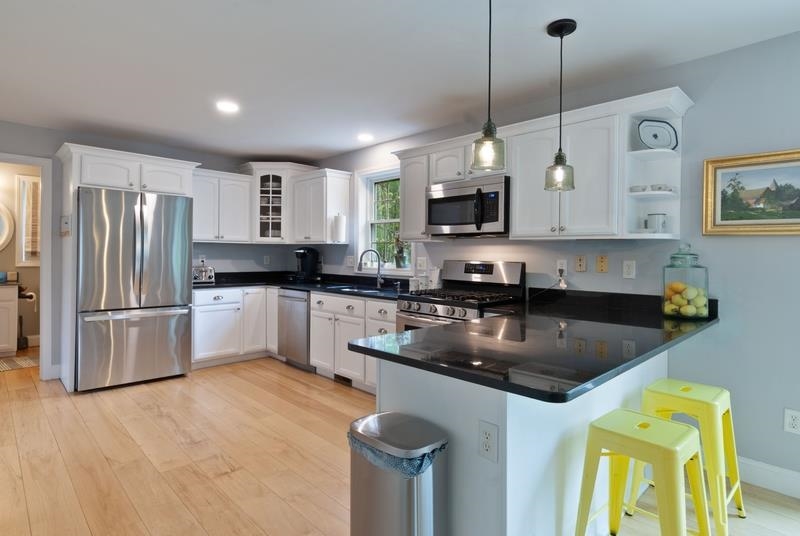 80 Ridgetop Ln, Henniker, NH 03242