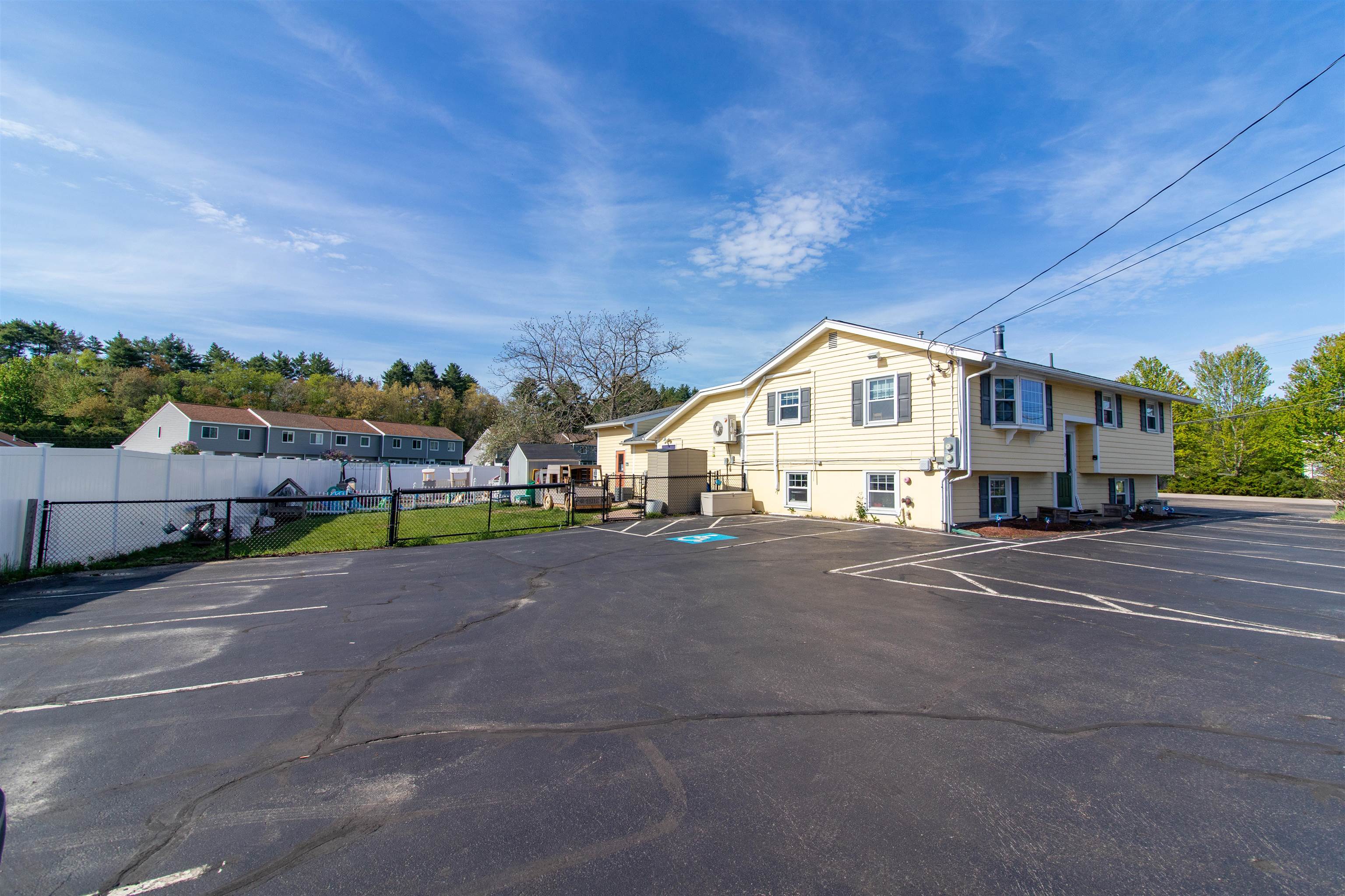 352 Elm St, Milford, NH 03055