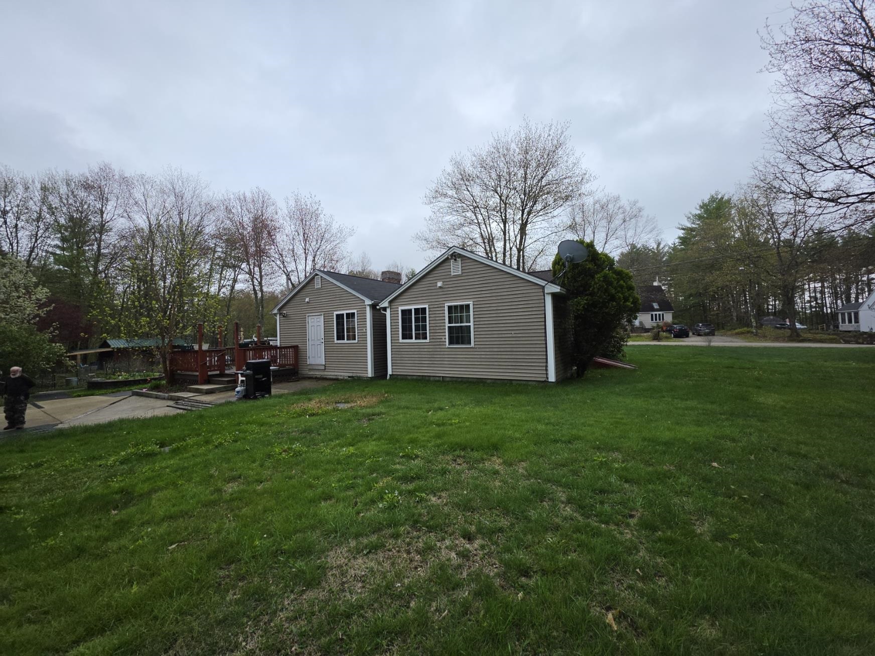 54 Ridgewood Cir, Epsom, NH 03234
