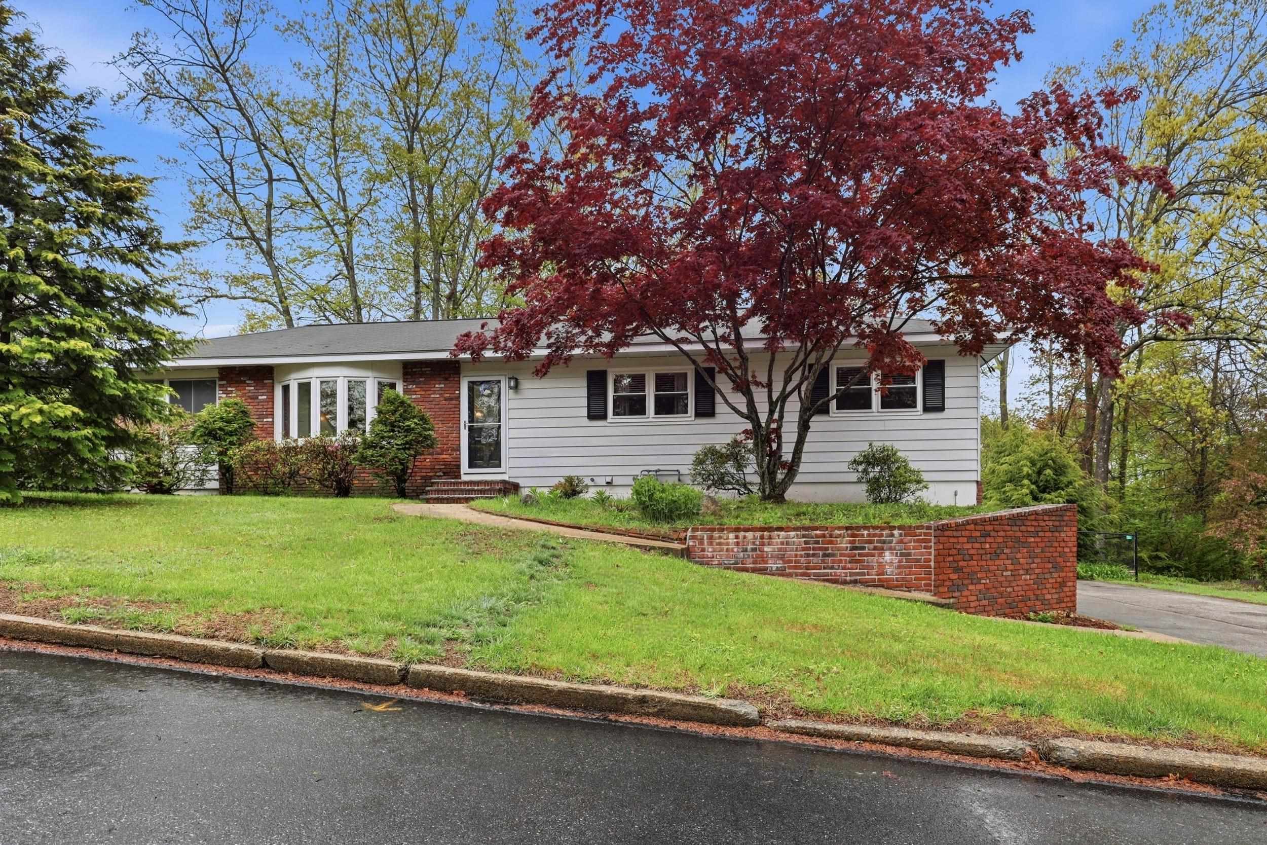 34 Beverly Dr, Manchester, NH 03104