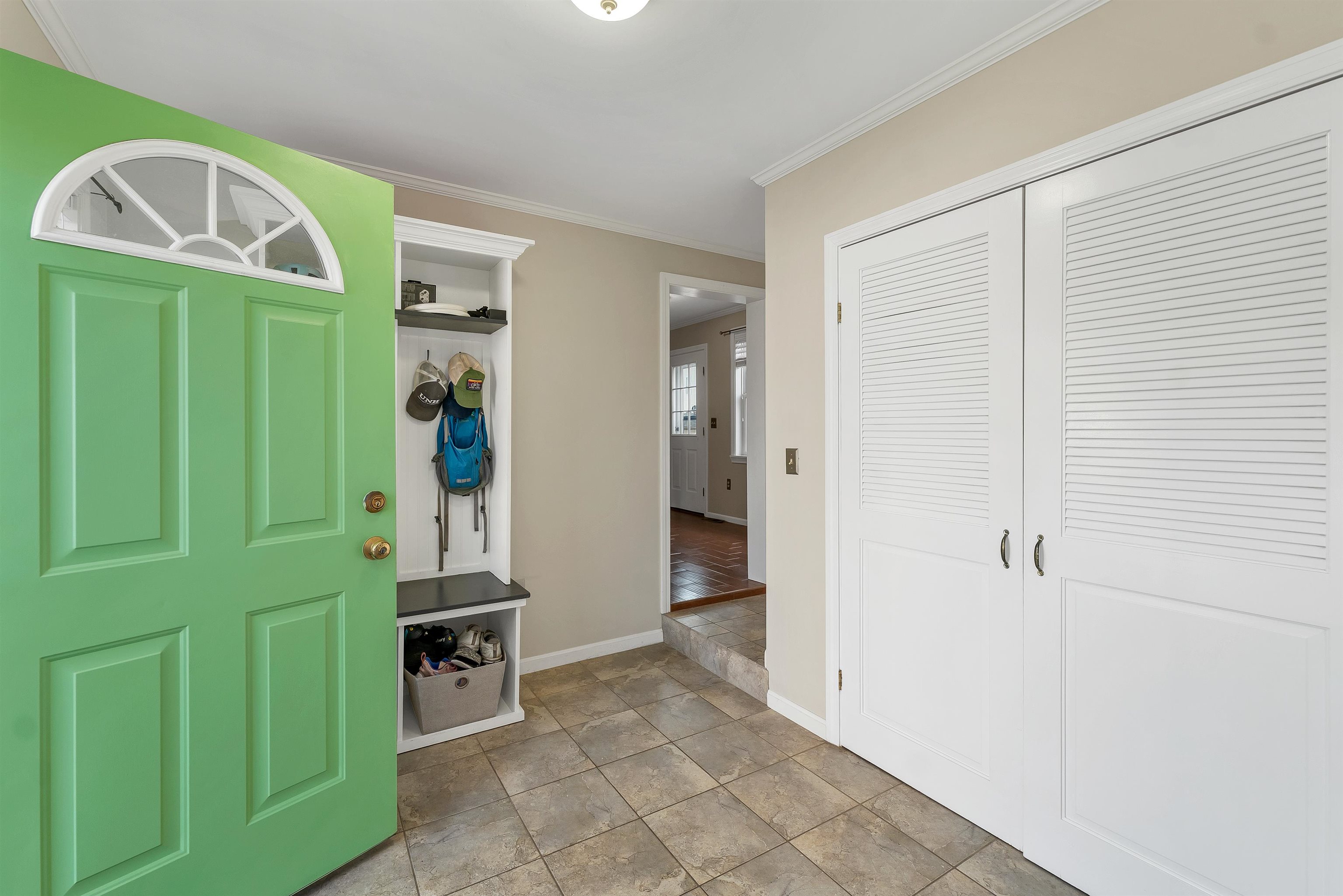 4 Viking St, Hampton, NH 03842