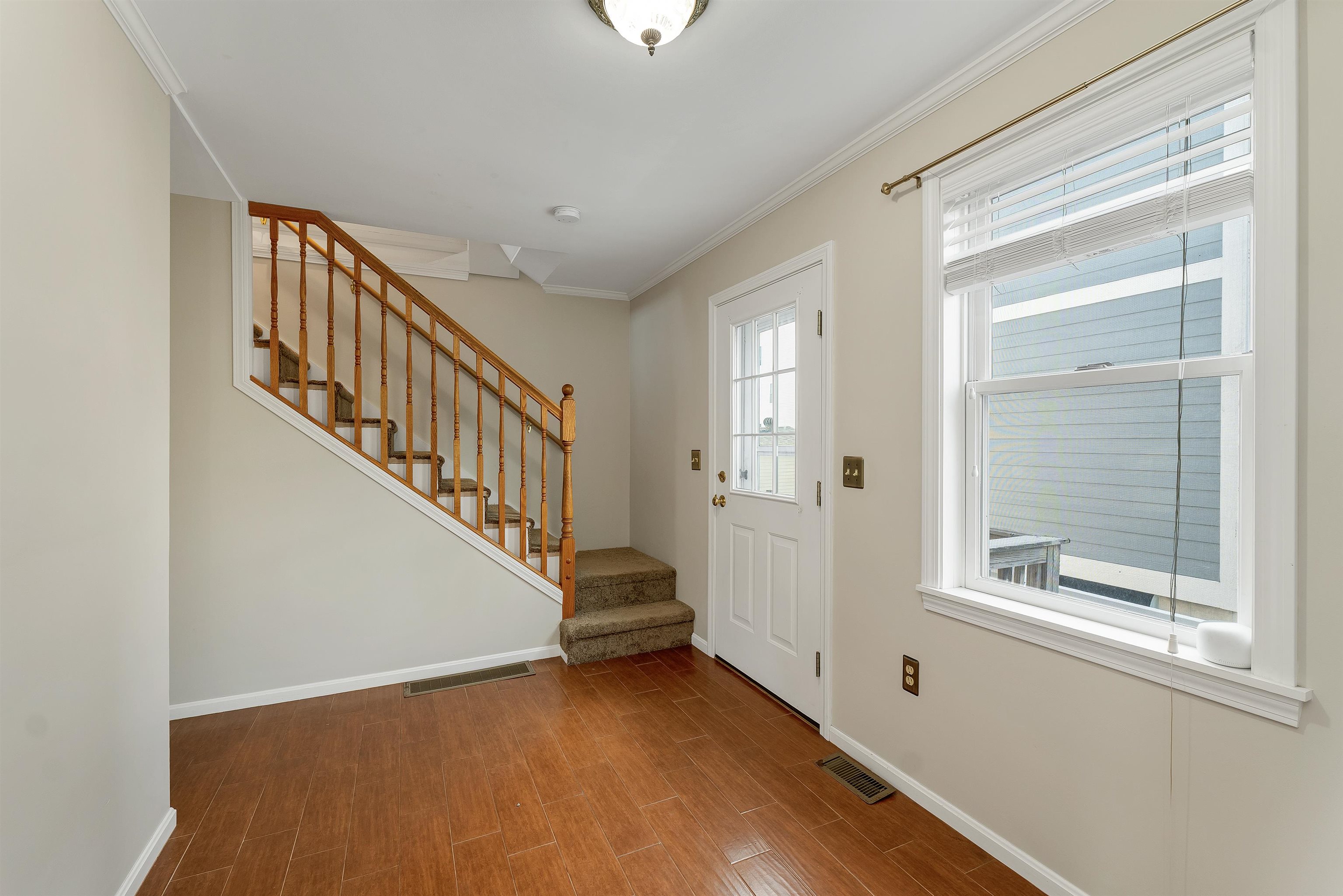 4 Viking St, Hampton, NH 03842