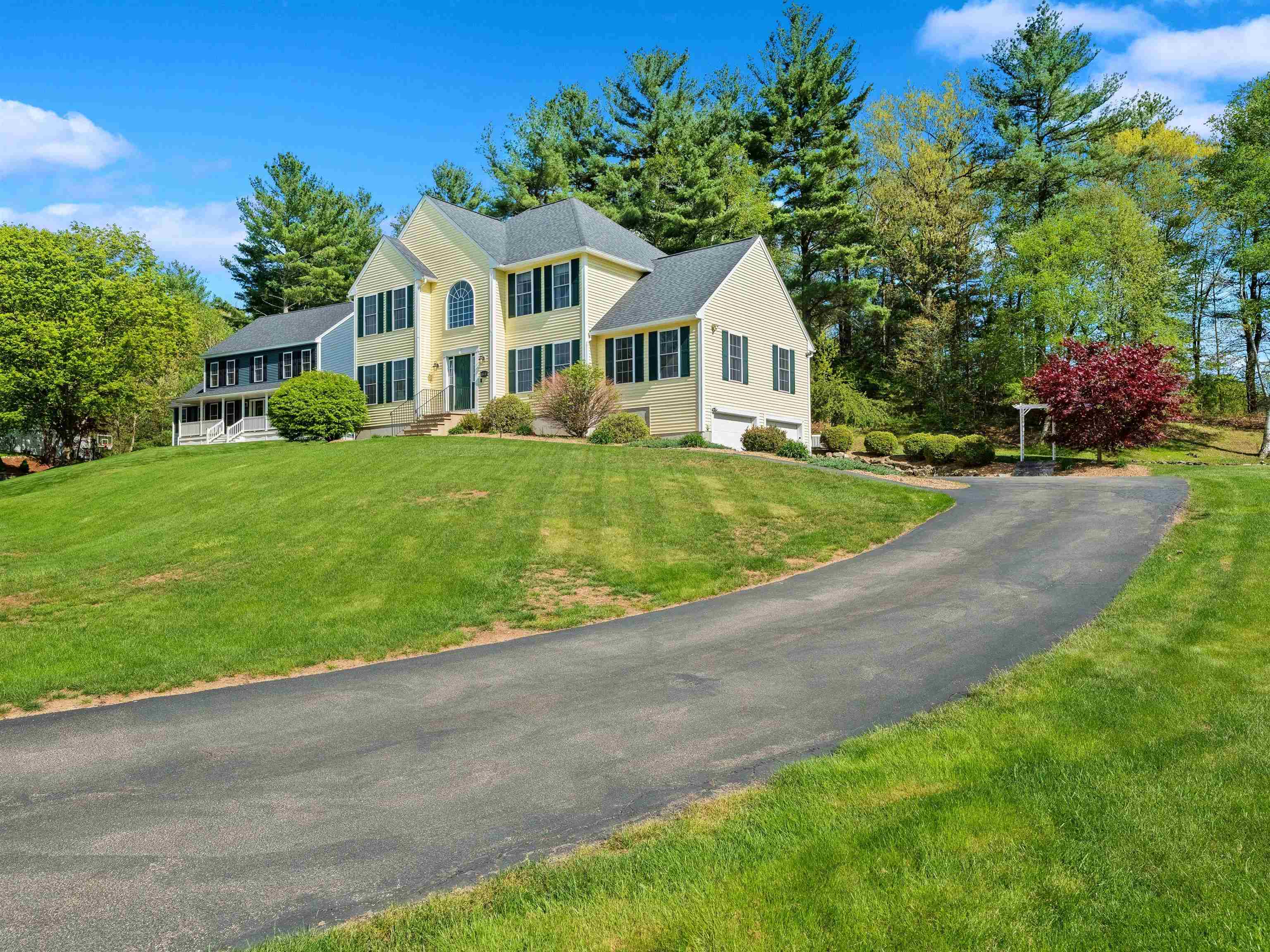 28 Bradford Cir, Hudson, NH 03051