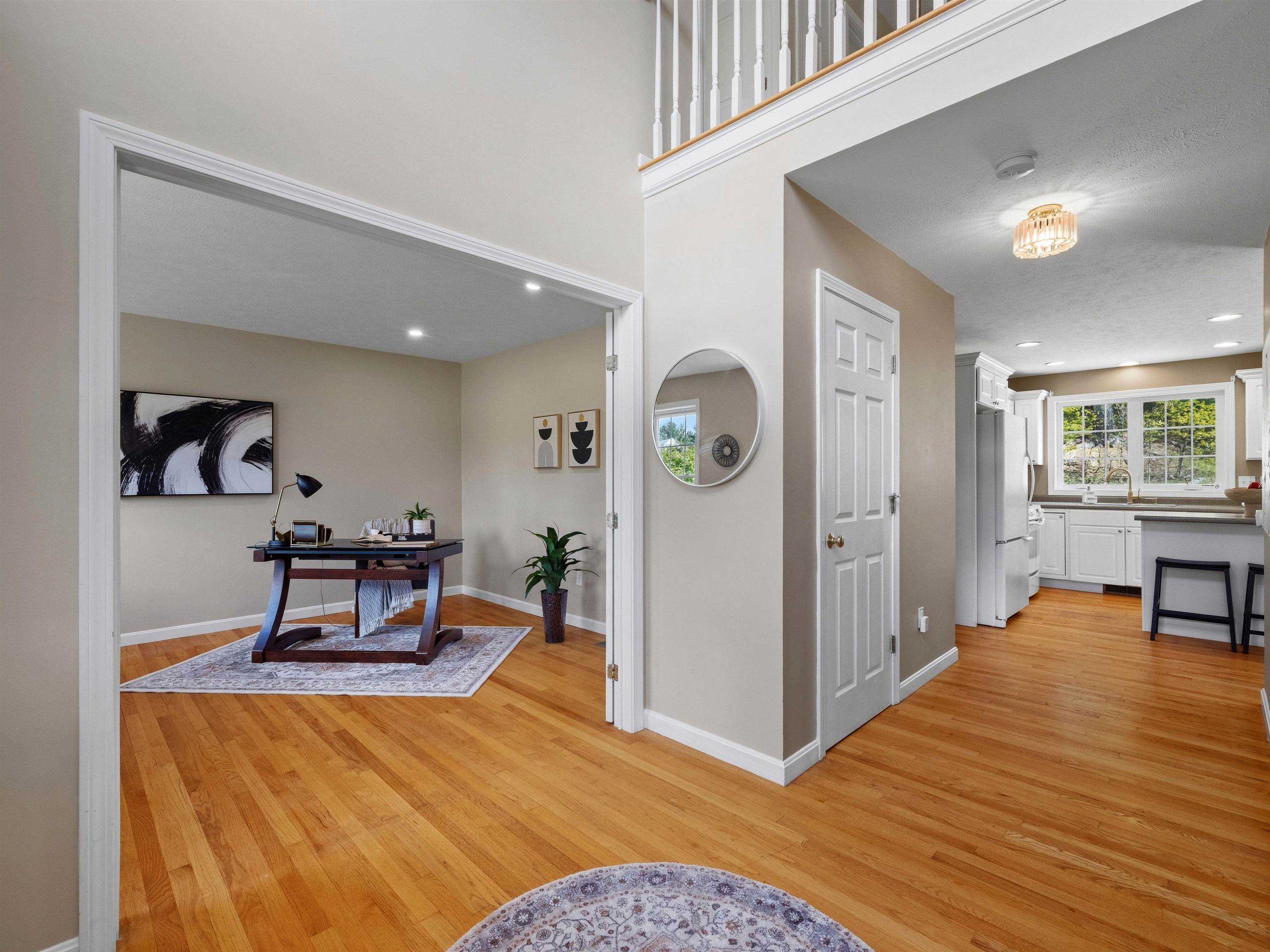 28 Bradford Cir, Hudson, NH 03051
