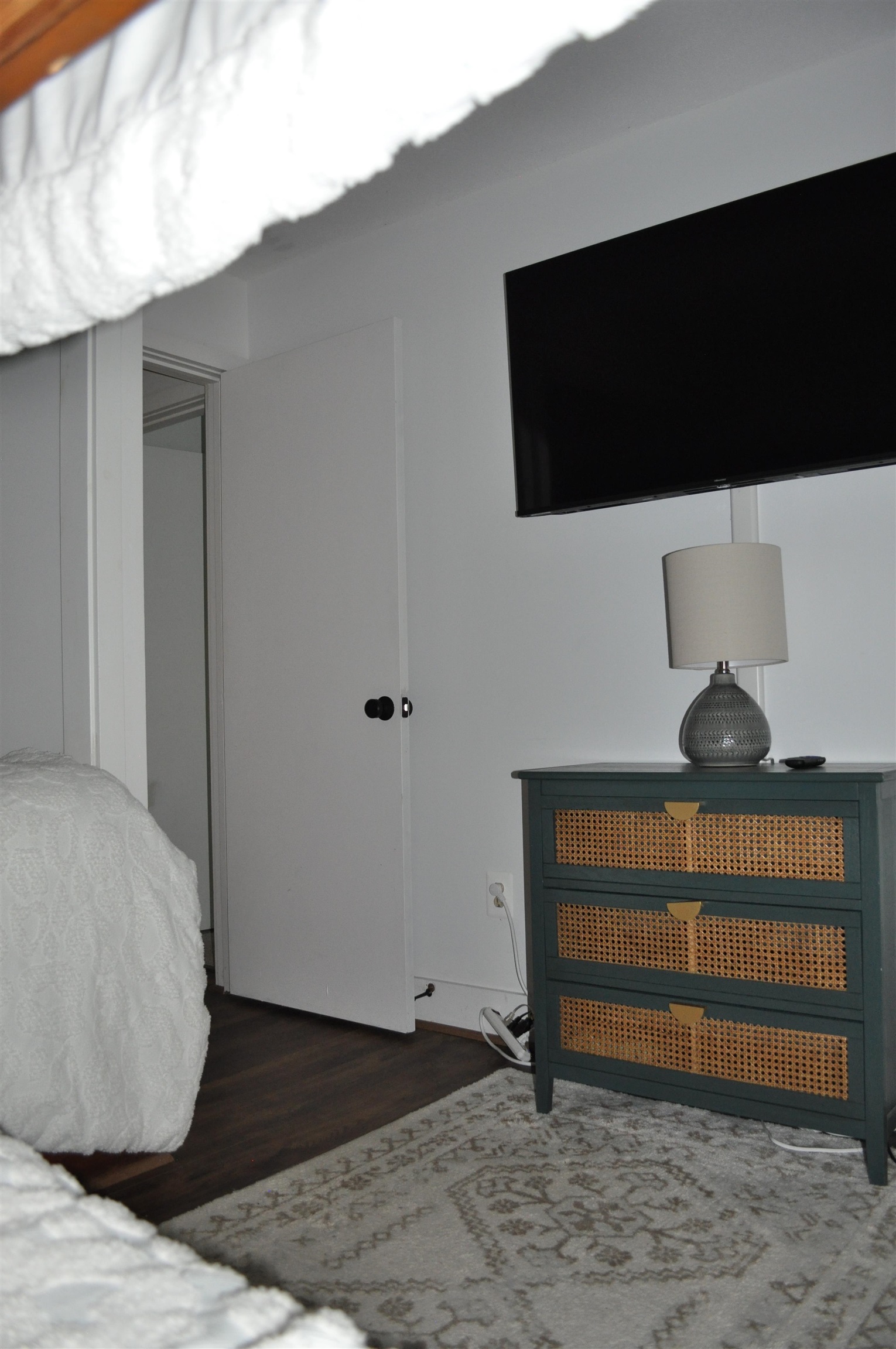 Cozy Bedroom 25853043
