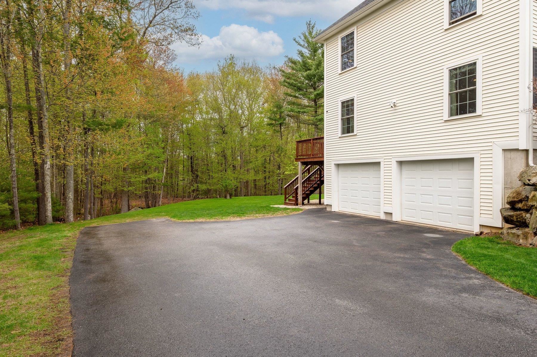 92 Ridgecrest Dr, Greenland, NH 03840