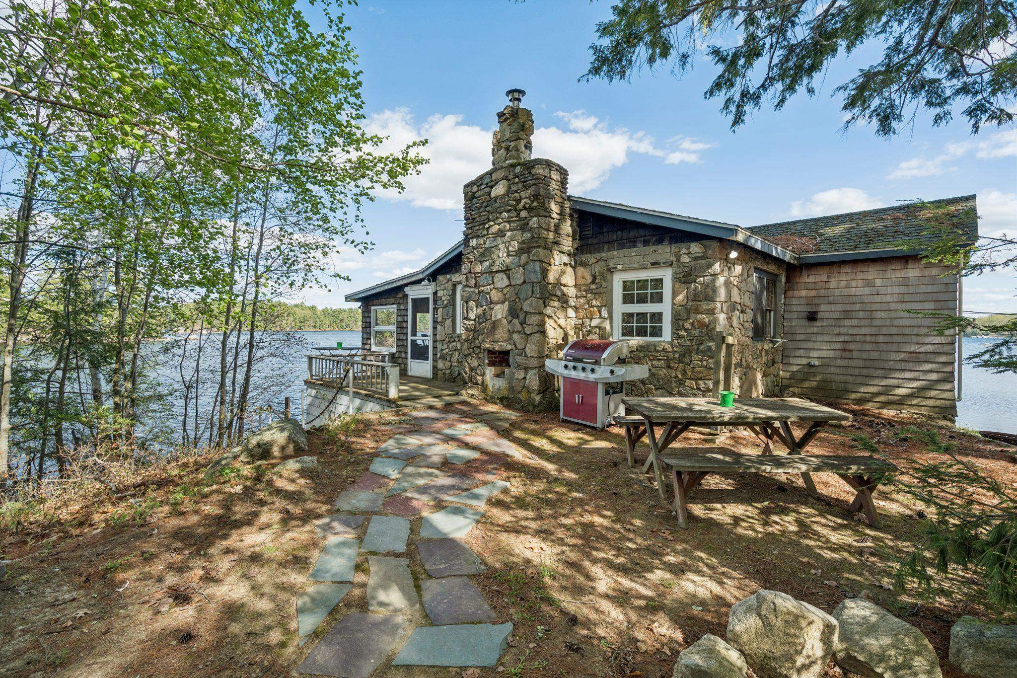 47 Sachs Rd, Nottingham, NH 03290