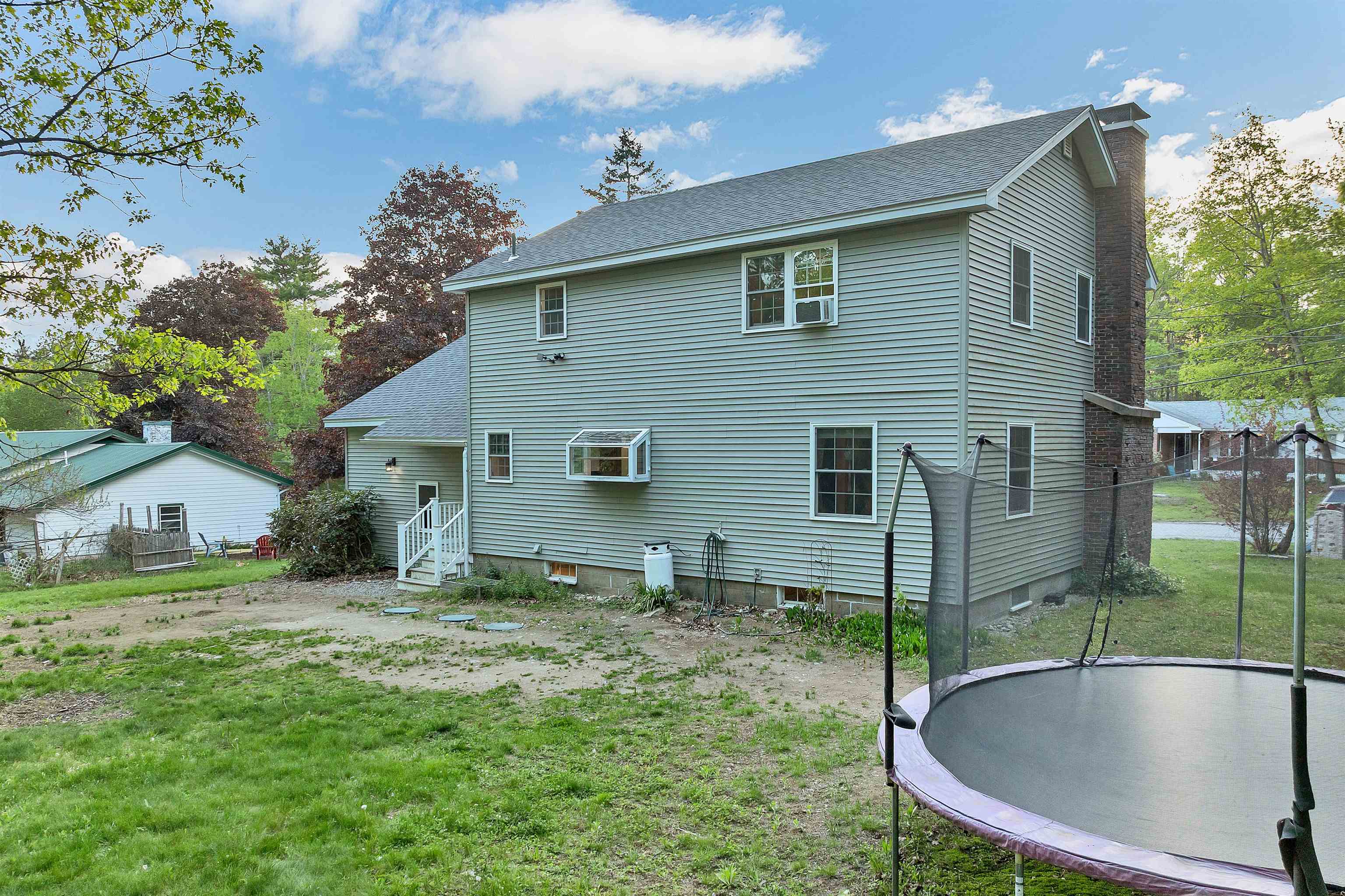 19 Hillview Ter, Farmington, NH 03835