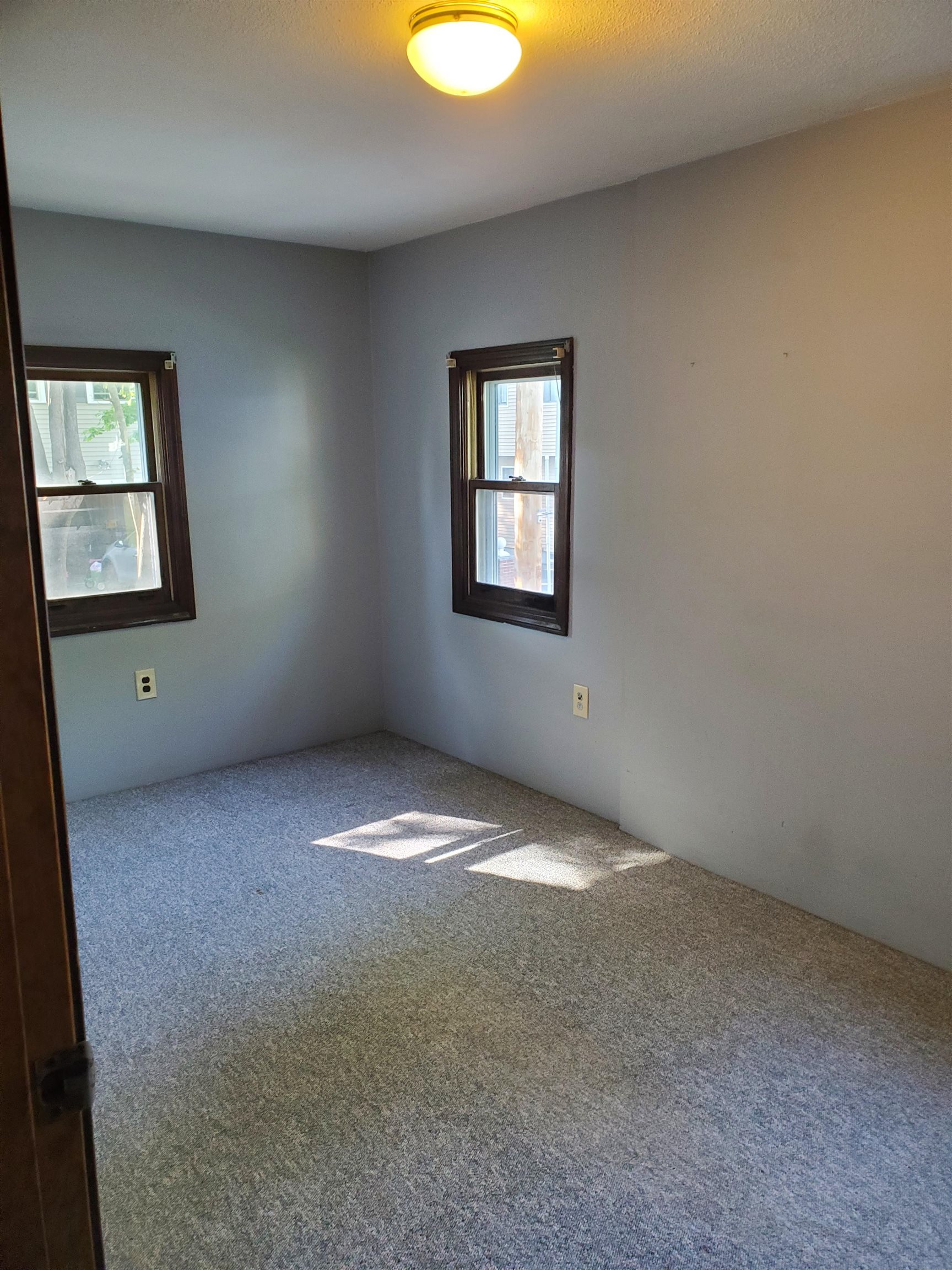 10 Ash St, Hampton, NH 03842