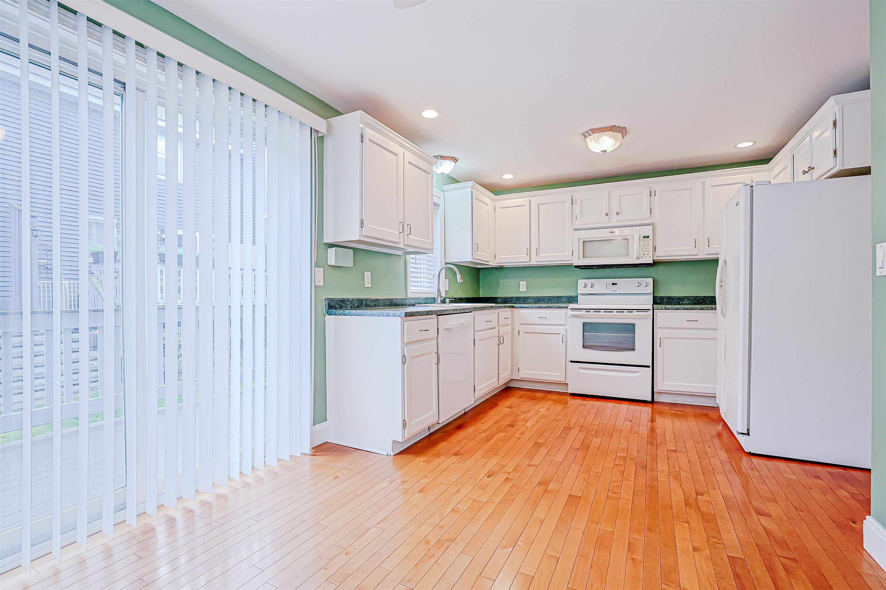 11 Valley West Way, Manchester, NH 03102