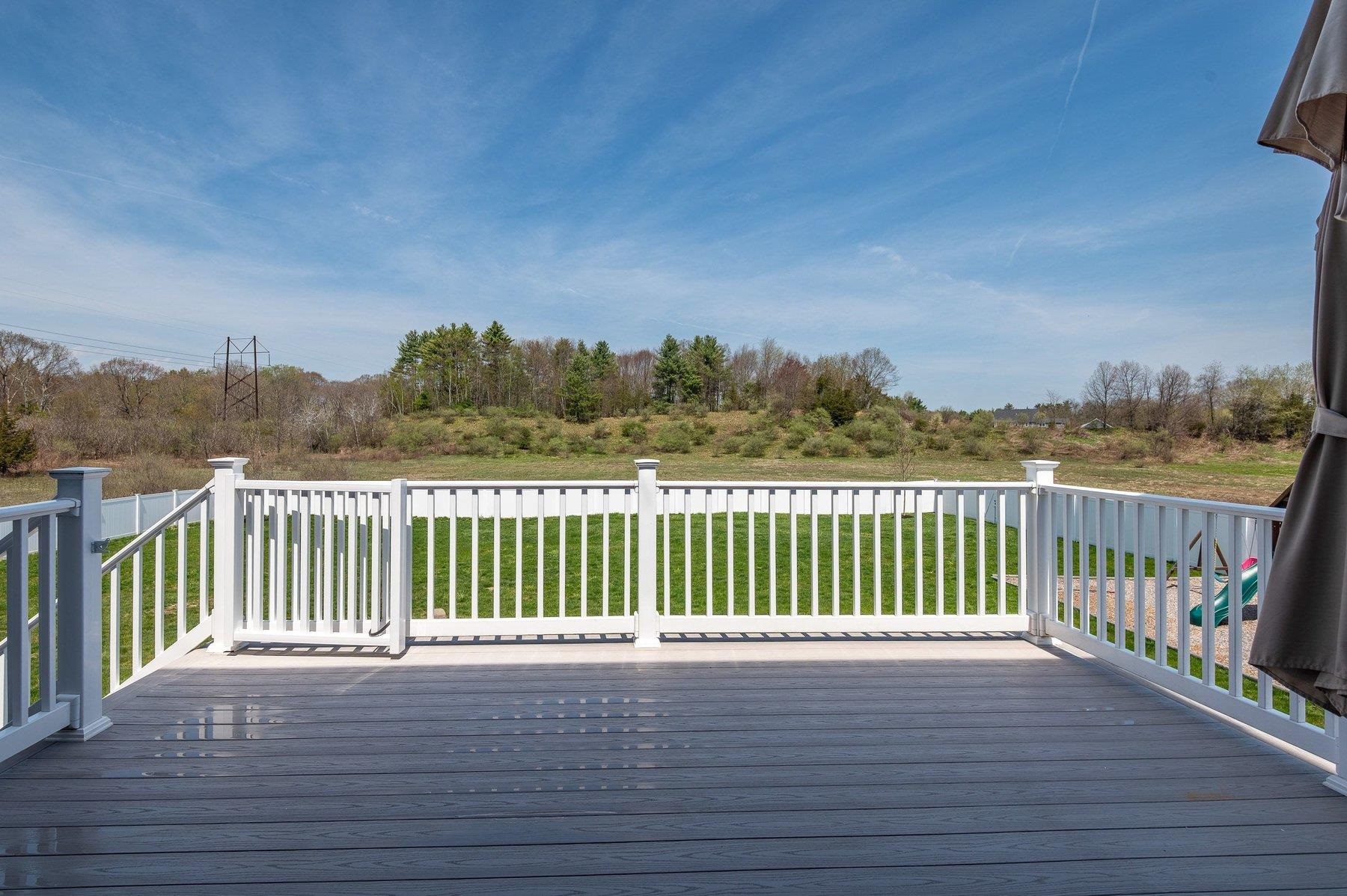19 Lovering Rd, North Hampton, NH 03862