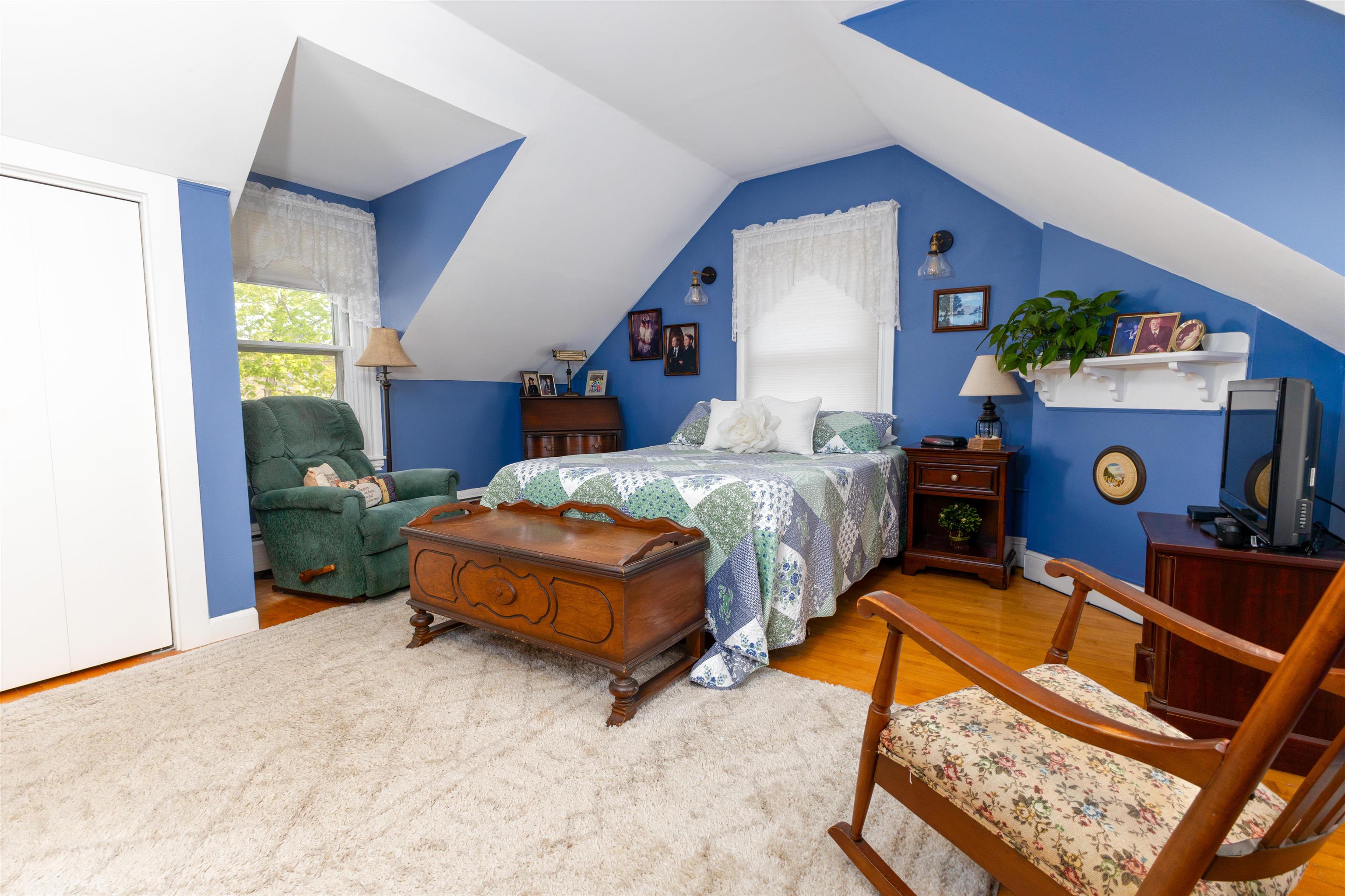 Second floor bedroom 1 of 2 25198562