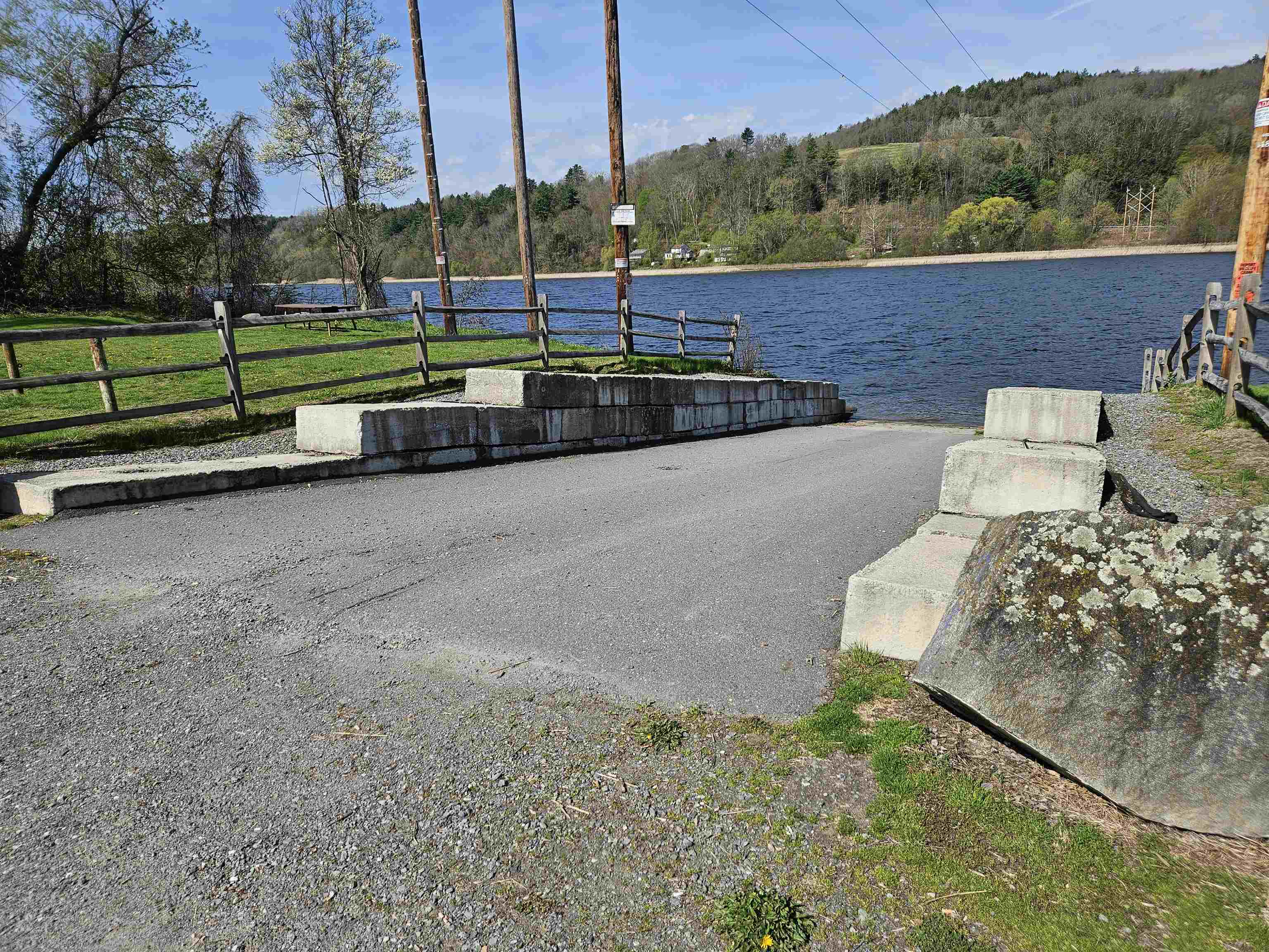 Boat landing - boat for fishing or pleasure them have a BBQ here! 25184434