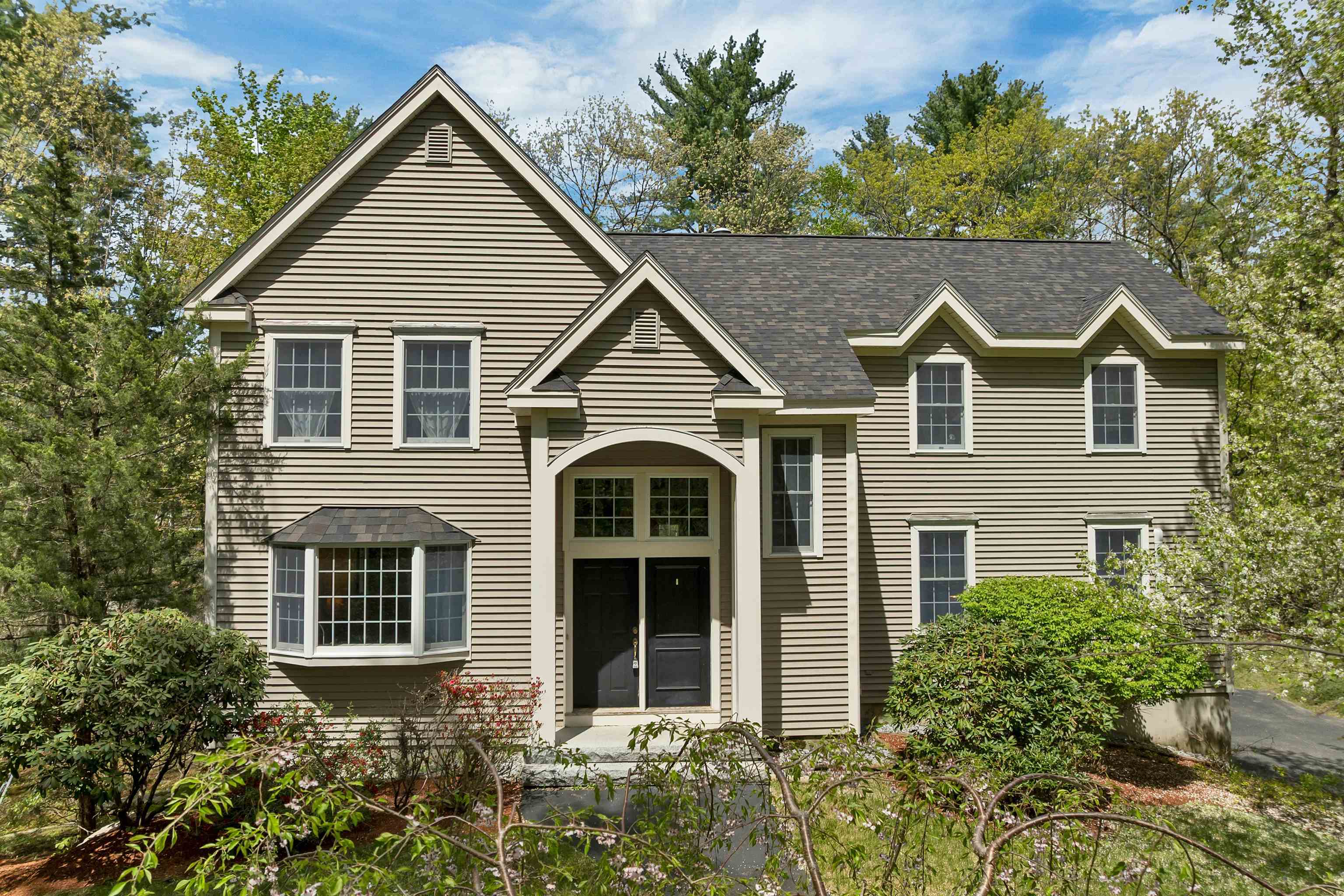 281 New Boston Rd, Bedford, NH 03110