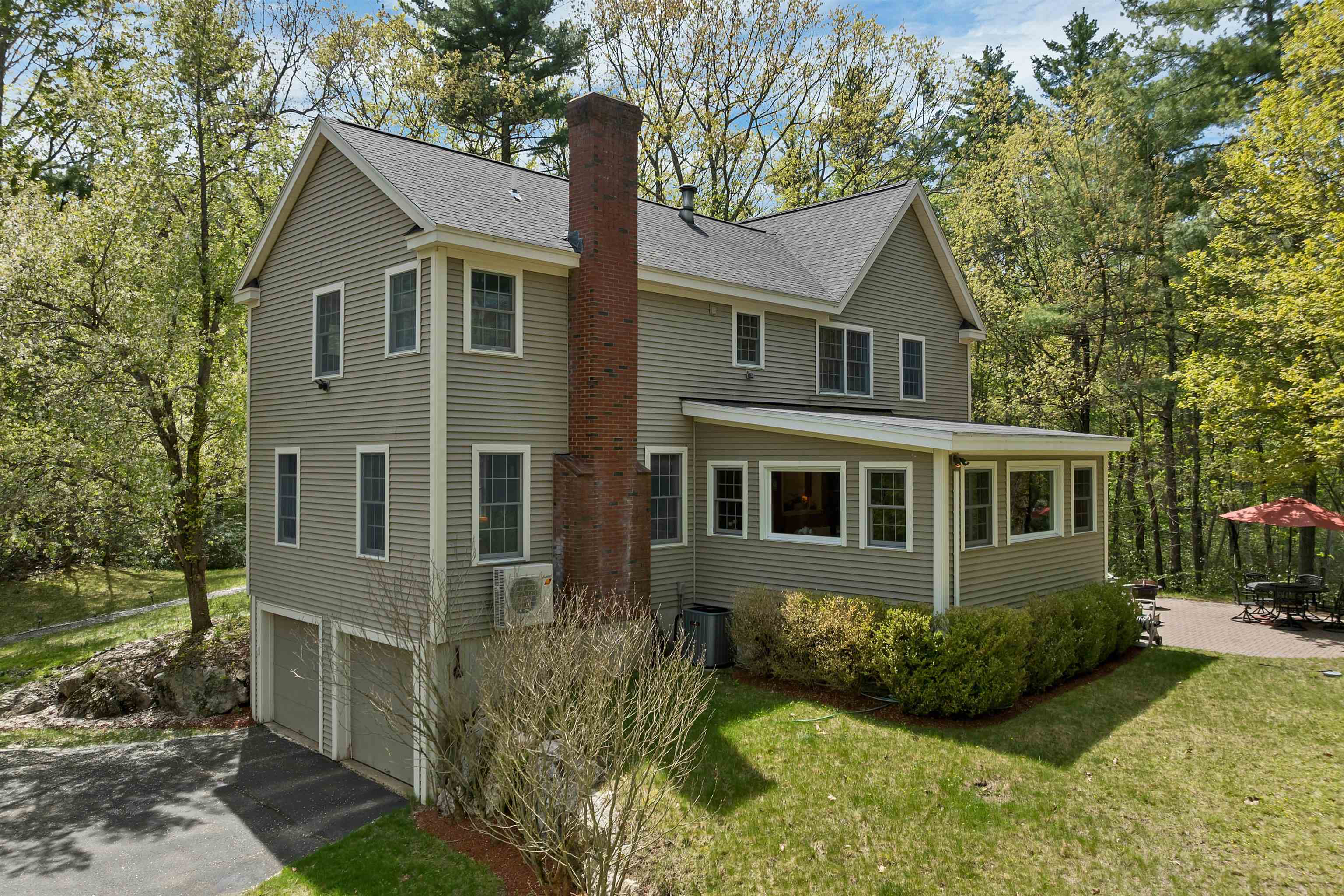 281 New Boston Rd, Bedford, NH 03110