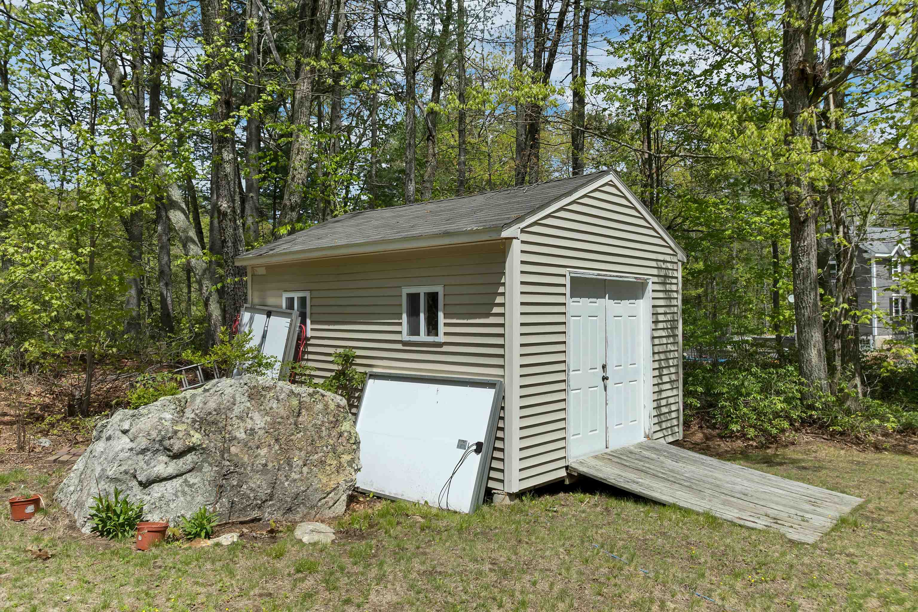 281 New Boston Rd, Bedford, NH 03110