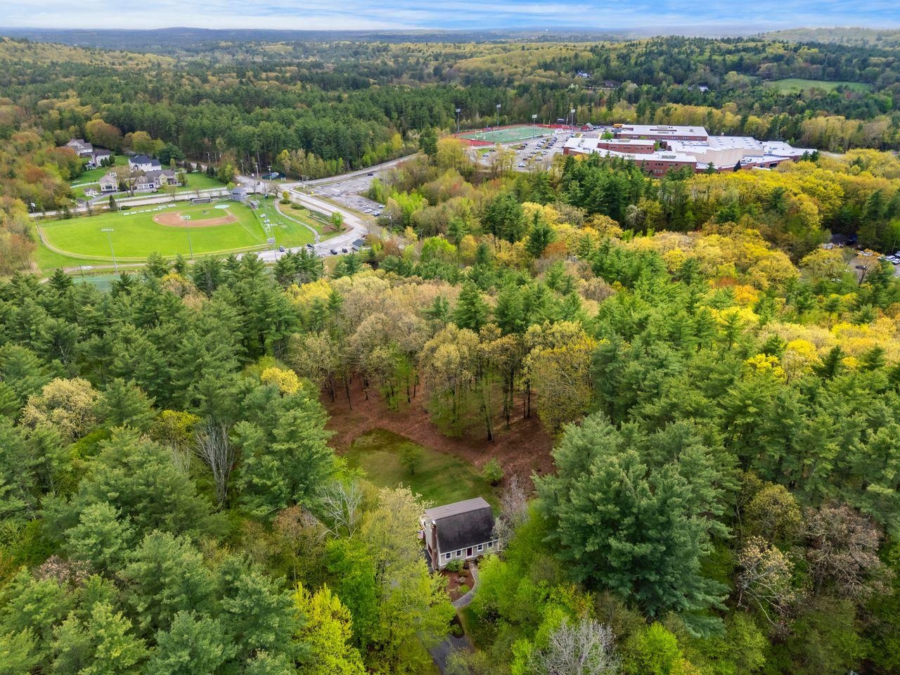 46 Pinecrest Dr, Bedford, NH 03110