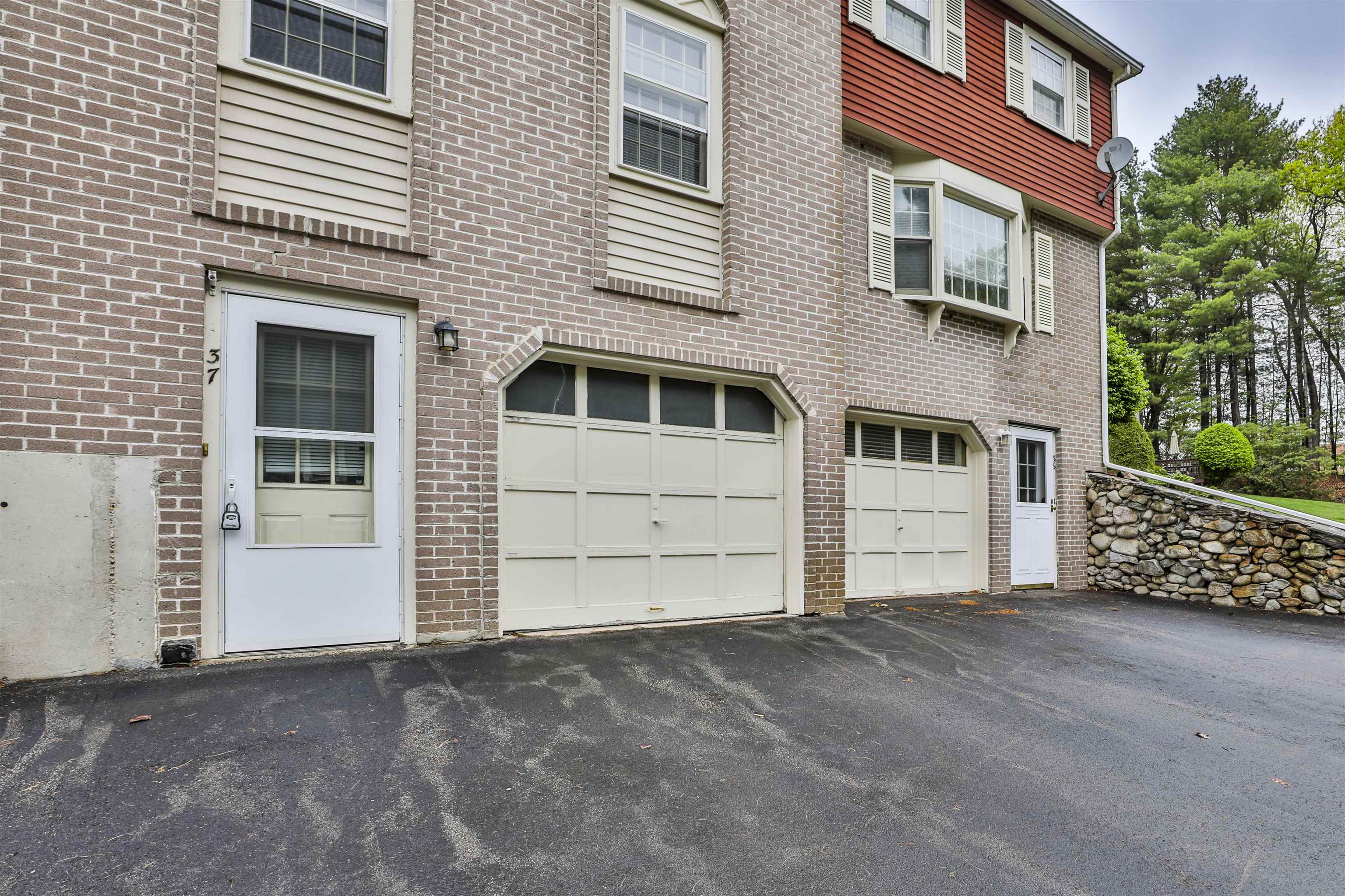 37 Cannongate Iii Rd, Nashua, NH 03063