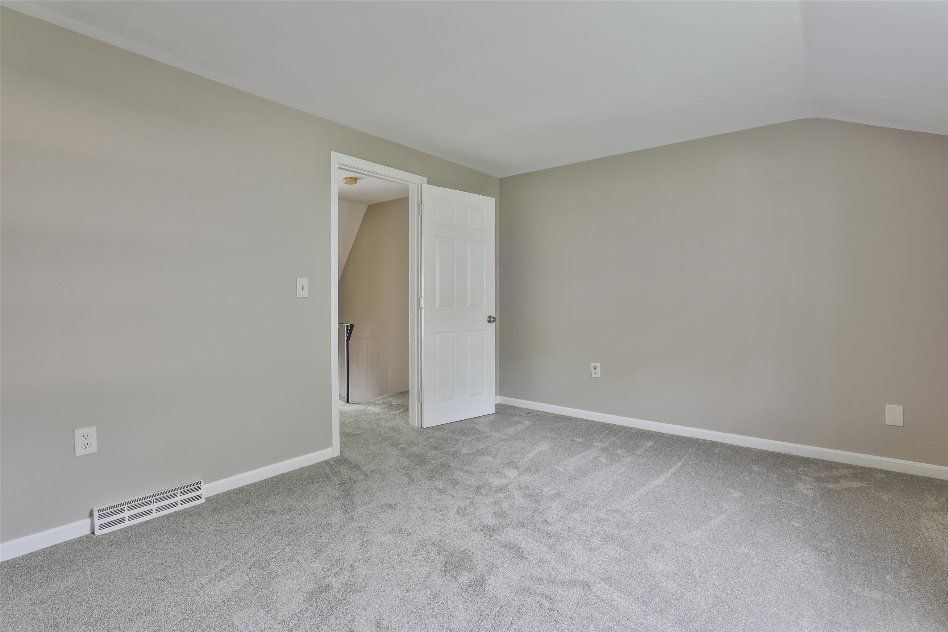 37 Cannongate Iii Rd, Nashua, NH 03063