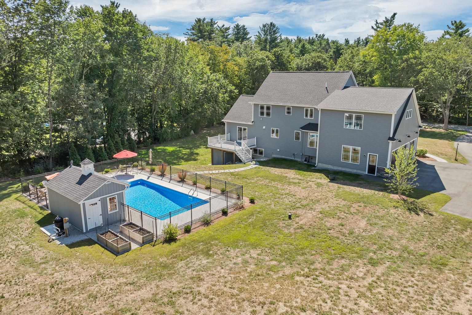 99 Hardy Rd, Bedford, NH 03110