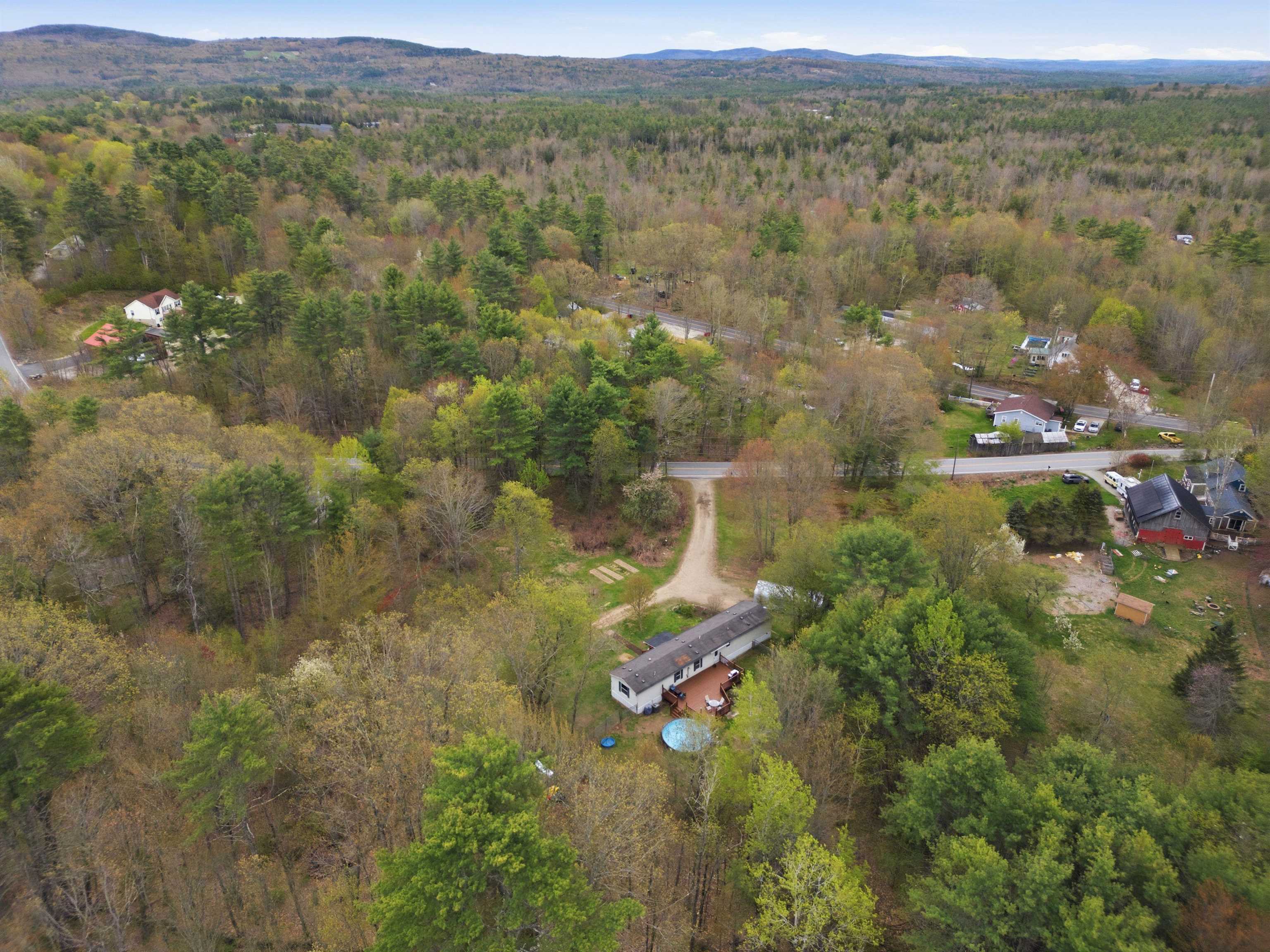 215 Leavitt Rd, Pittsfield, NH 03263