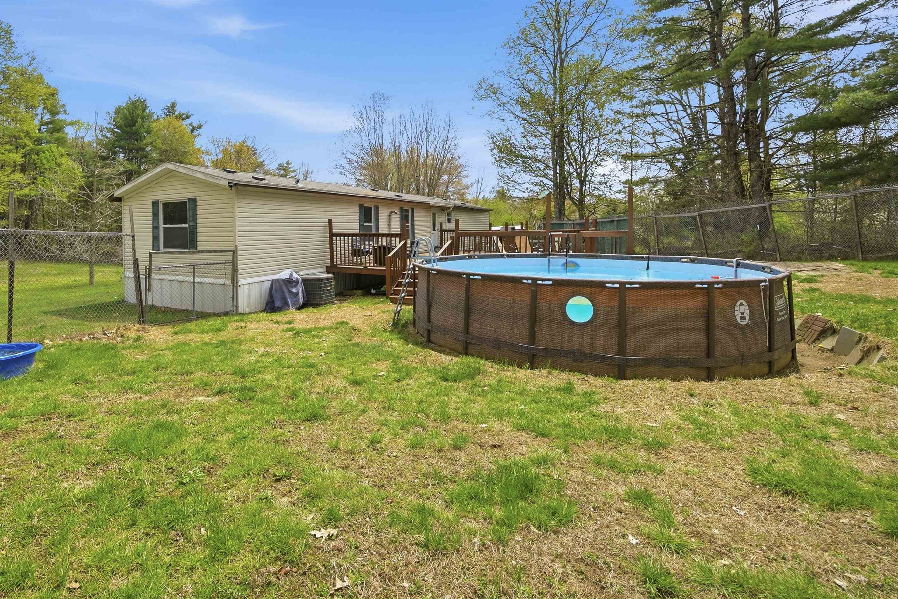 215 Leavitt Rd, Pittsfield, NH 03263