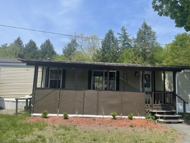 4 Robbins St, Hinsdale, NH 03451