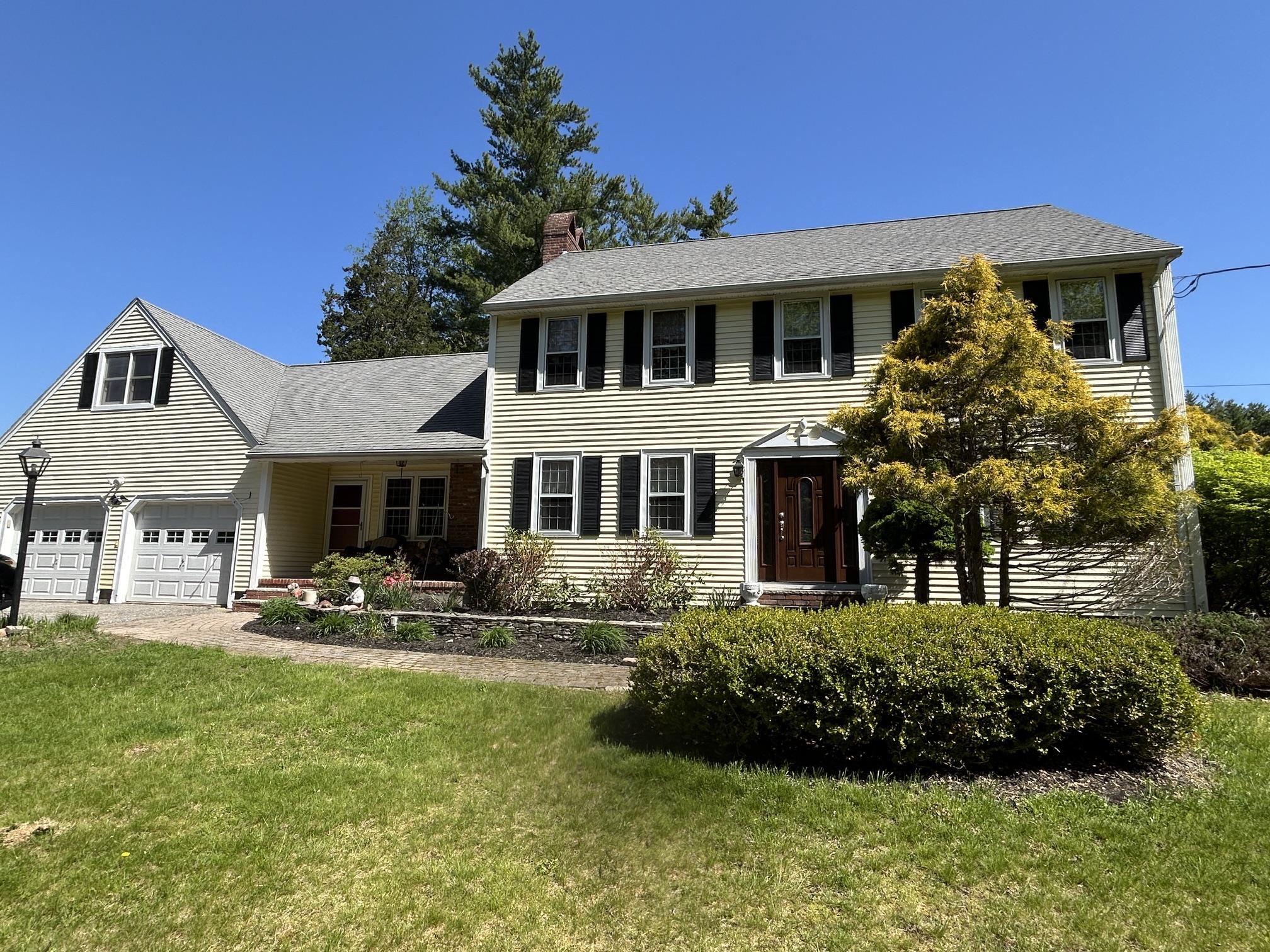 9 Oak Ridge Rd, Kensington, NH 03833
