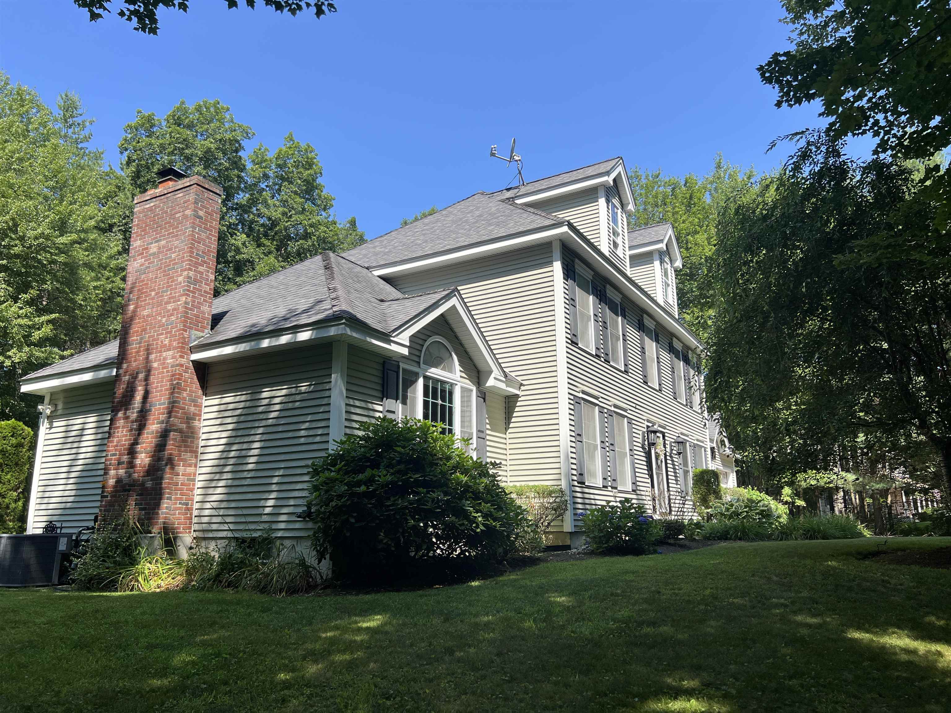 4 Felicia Dr, Newton, NH 03858