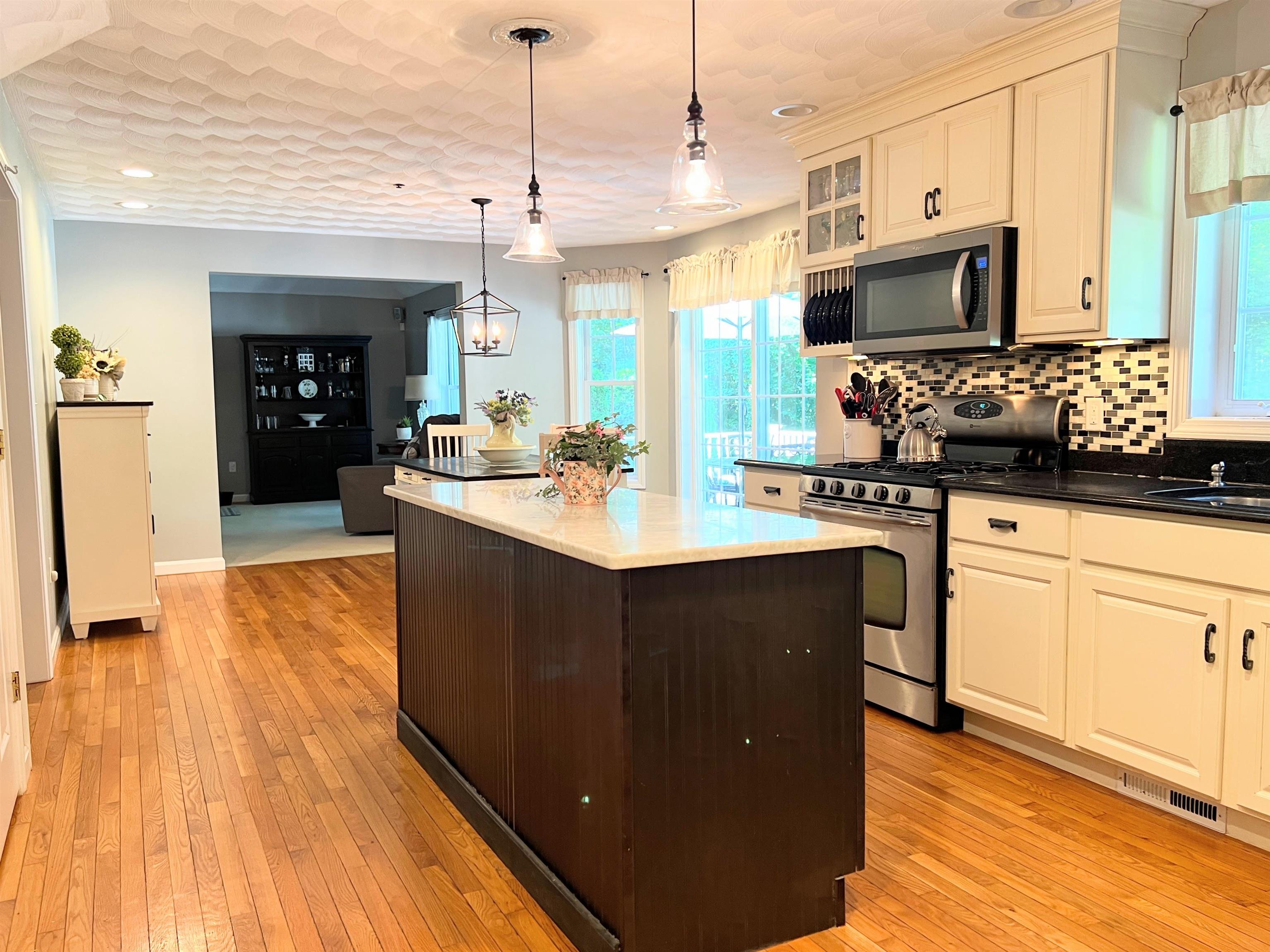 4 Felicia Dr, Newton, NH 03858