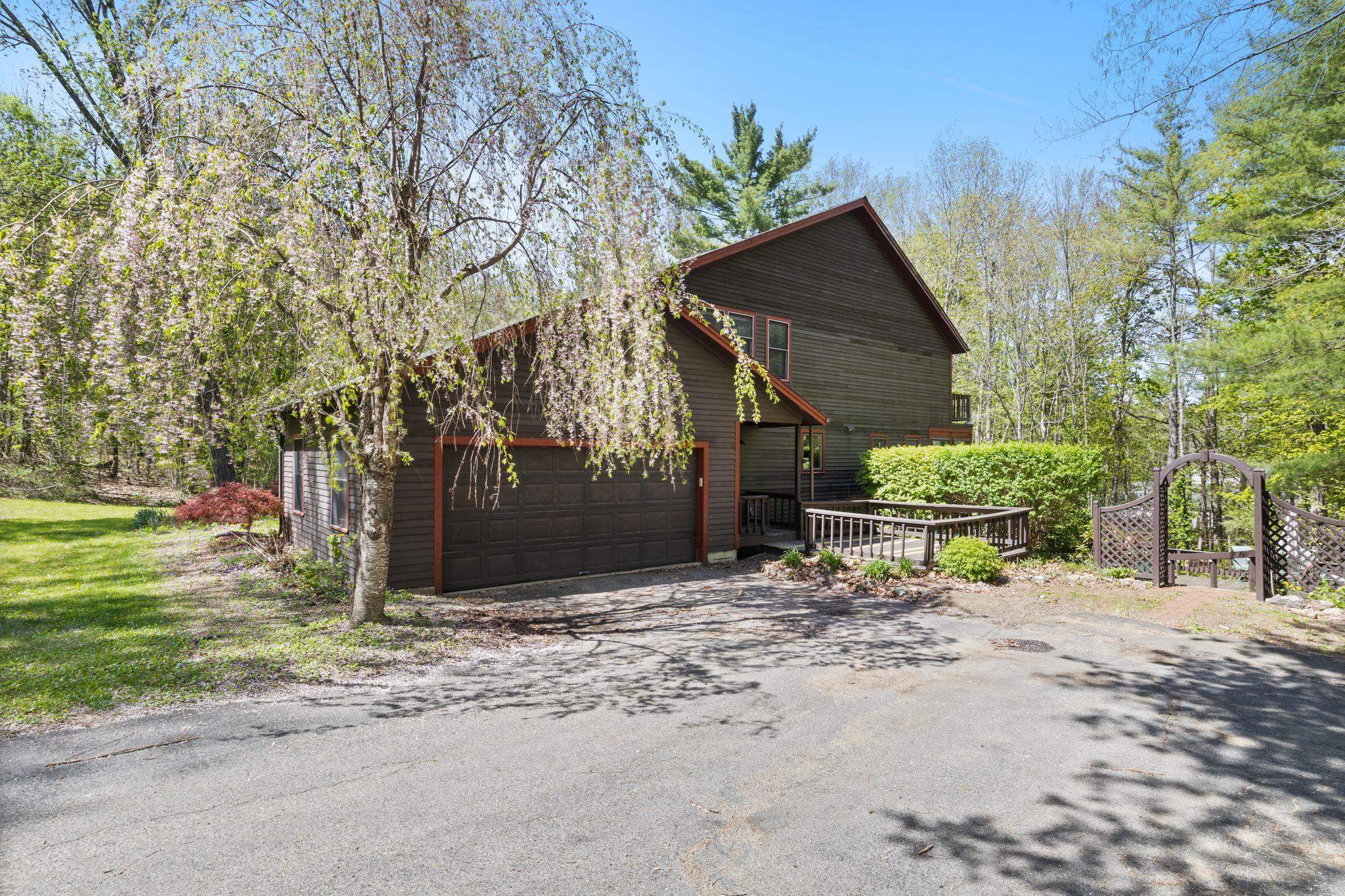 112 Gile Rd, Nottingham, NH 03290