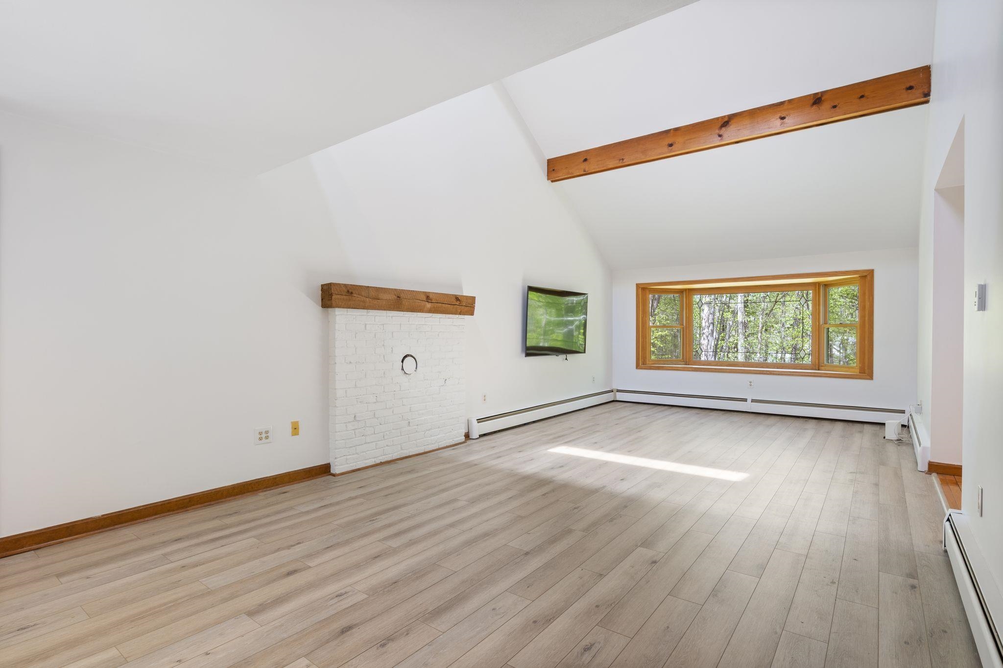 112 Gile Rd, Nottingham, NH 03290