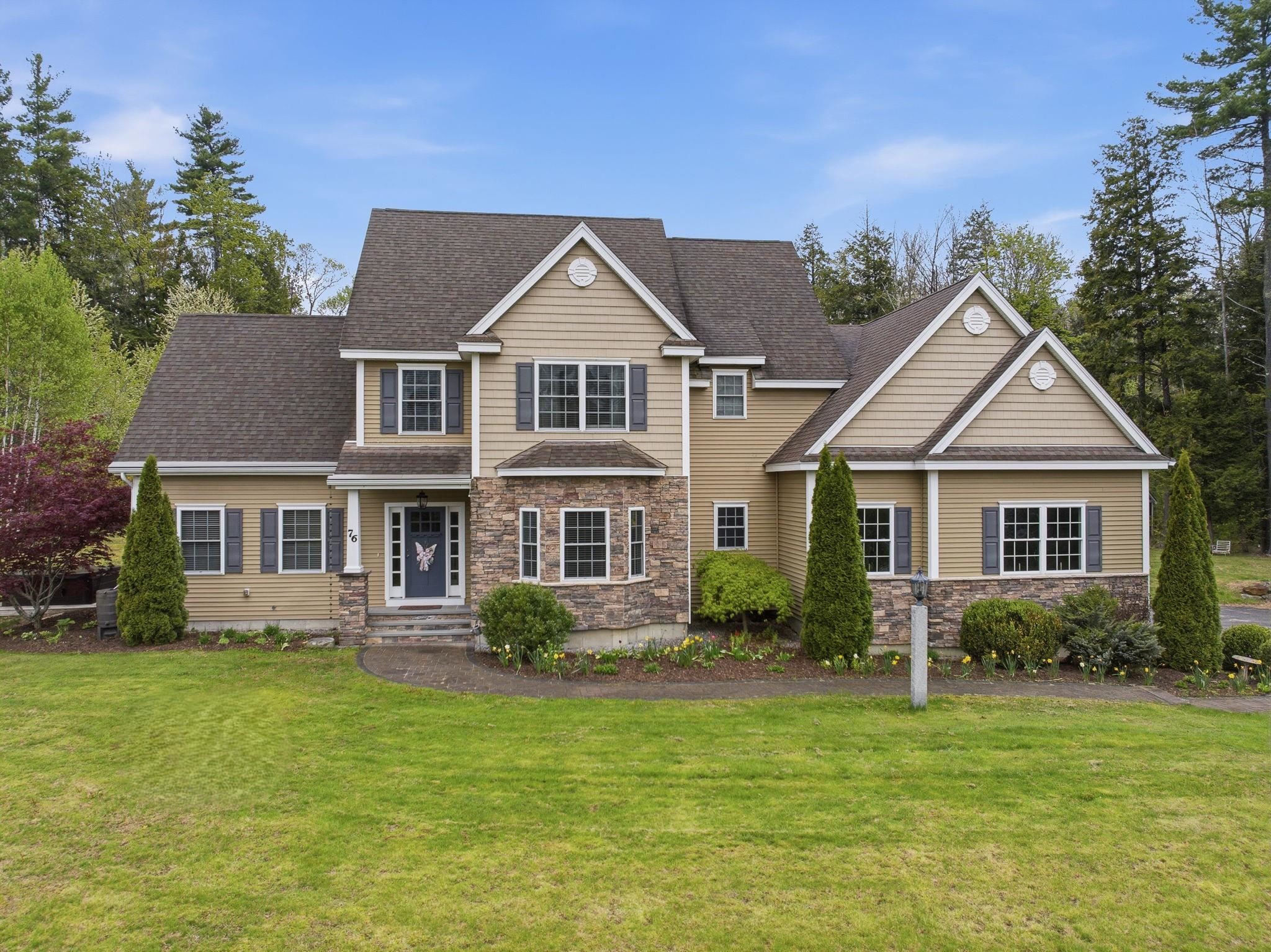 76 Christian Farm Dr, New Boston, NH 03070