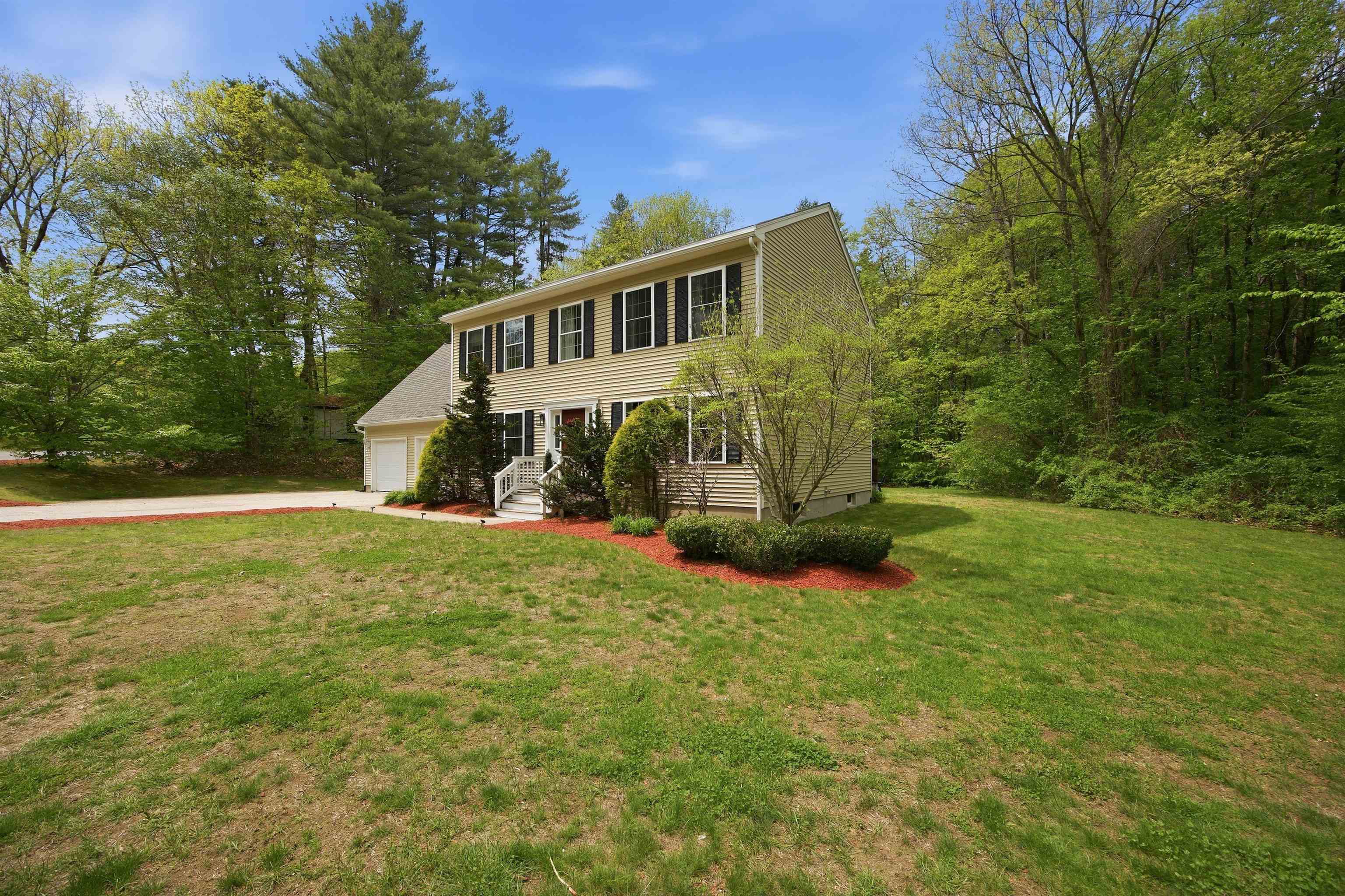144 Mountain Rd, Goffstown, NH 03045