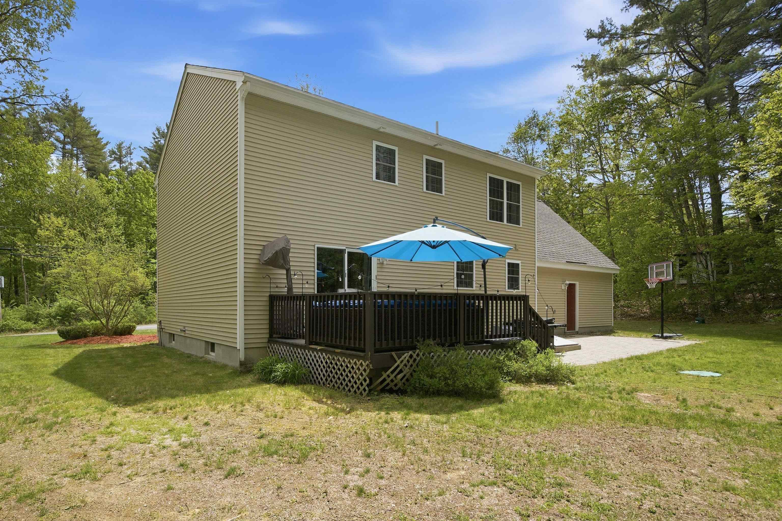 144 Mountain Rd, Goffstown, NH 03045