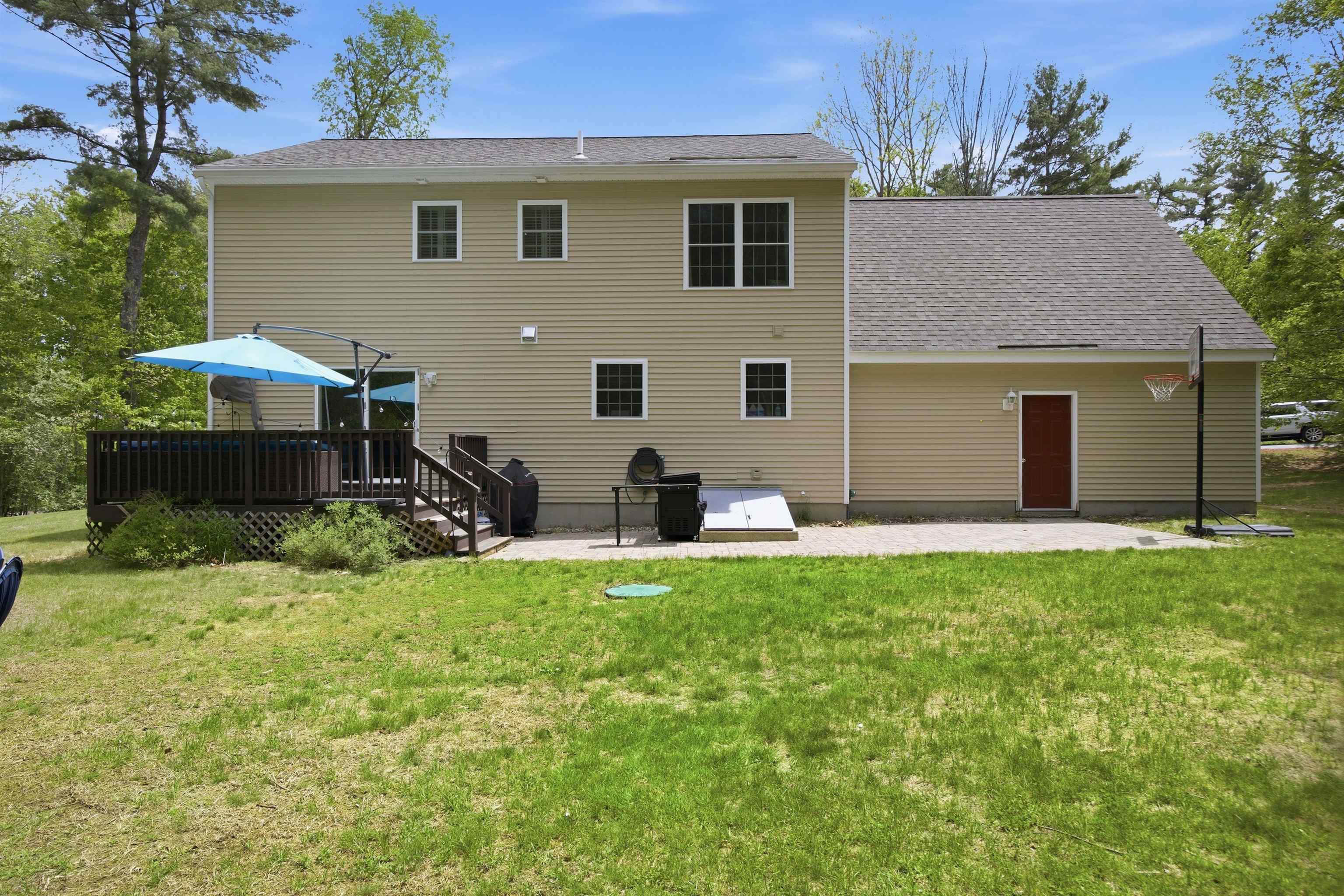 144 Mountain Rd, Goffstown, NH 03045