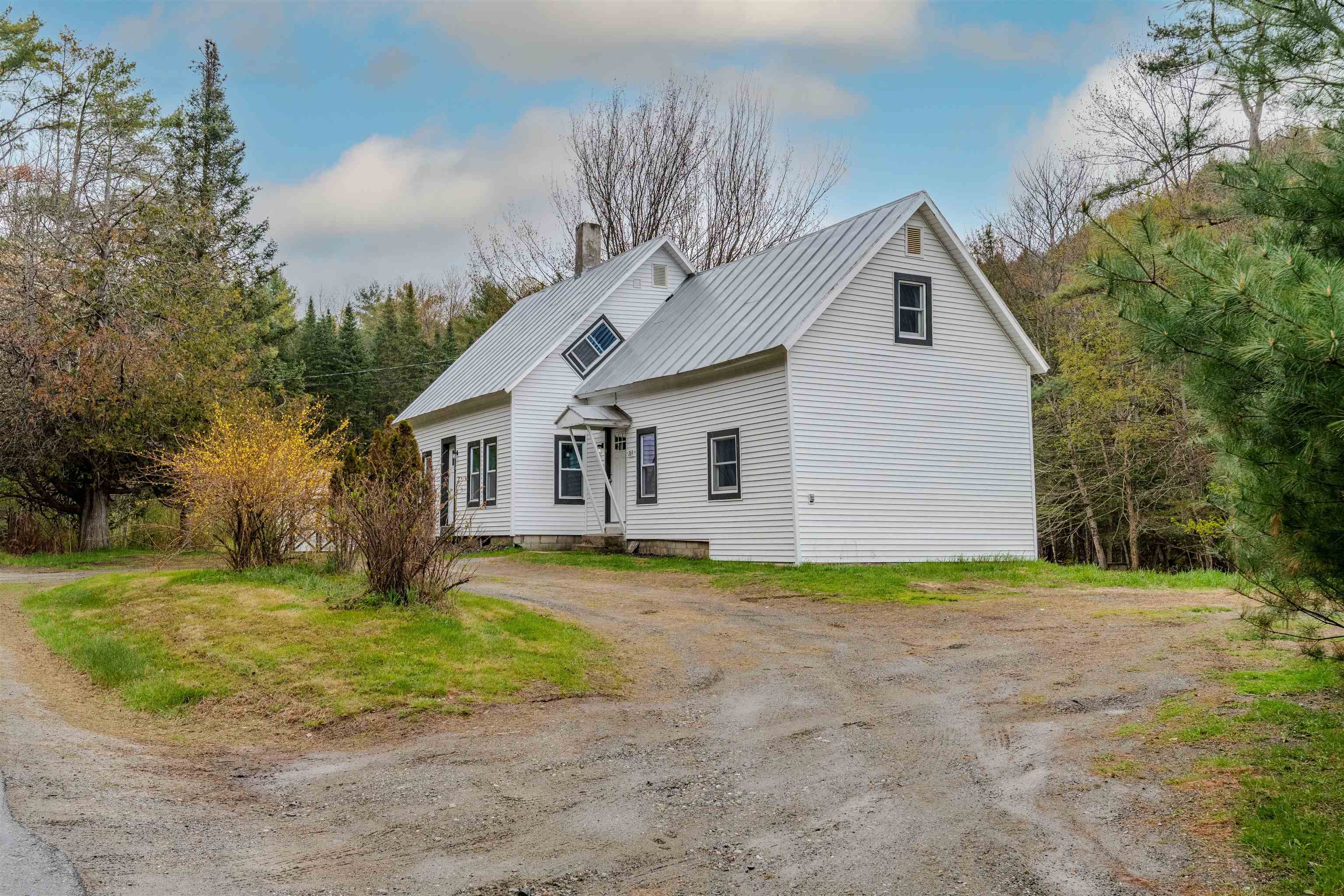 269 Route 25c, Piermont, NH 03779