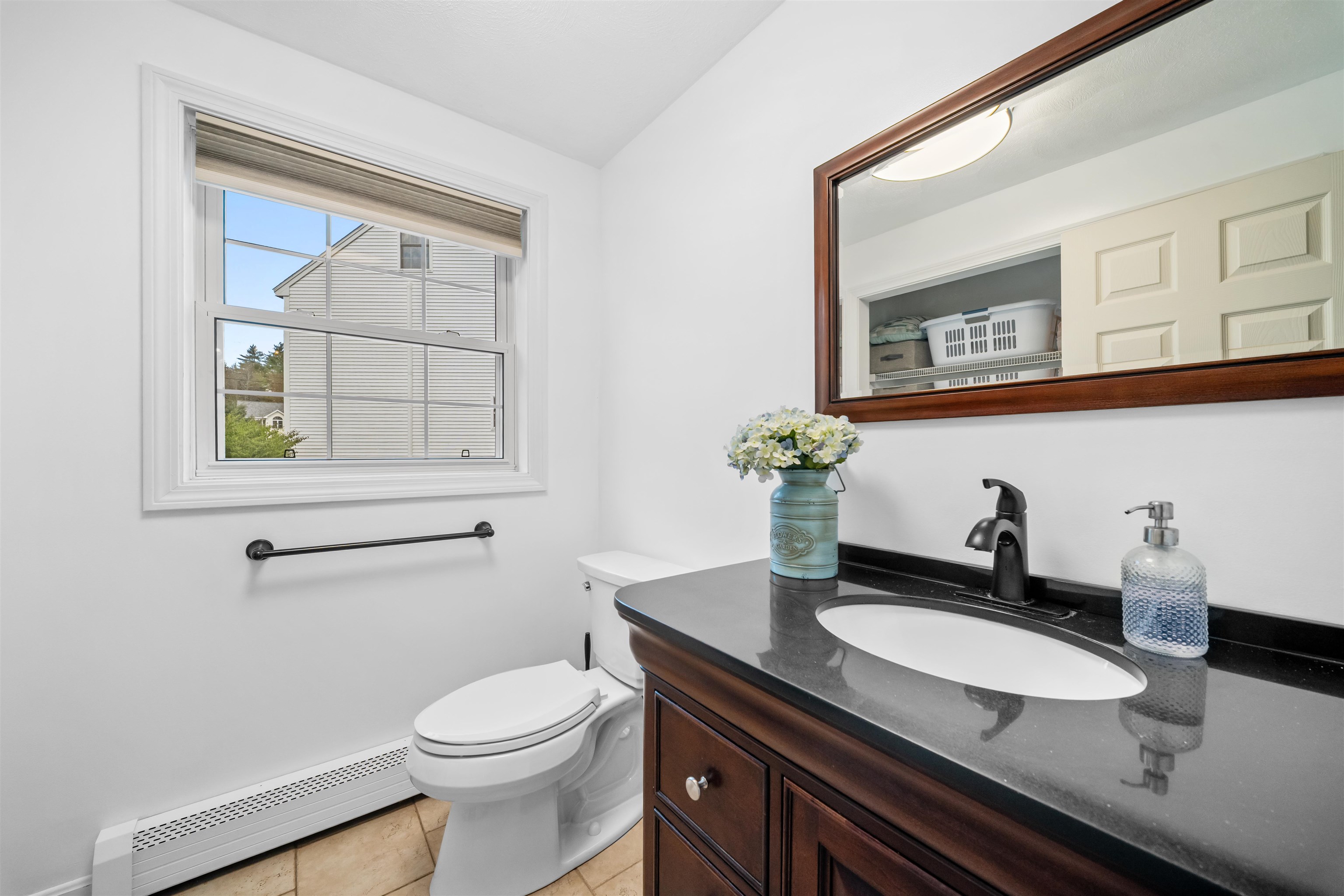 5 Treaty Ct, Sandown, NH 03873